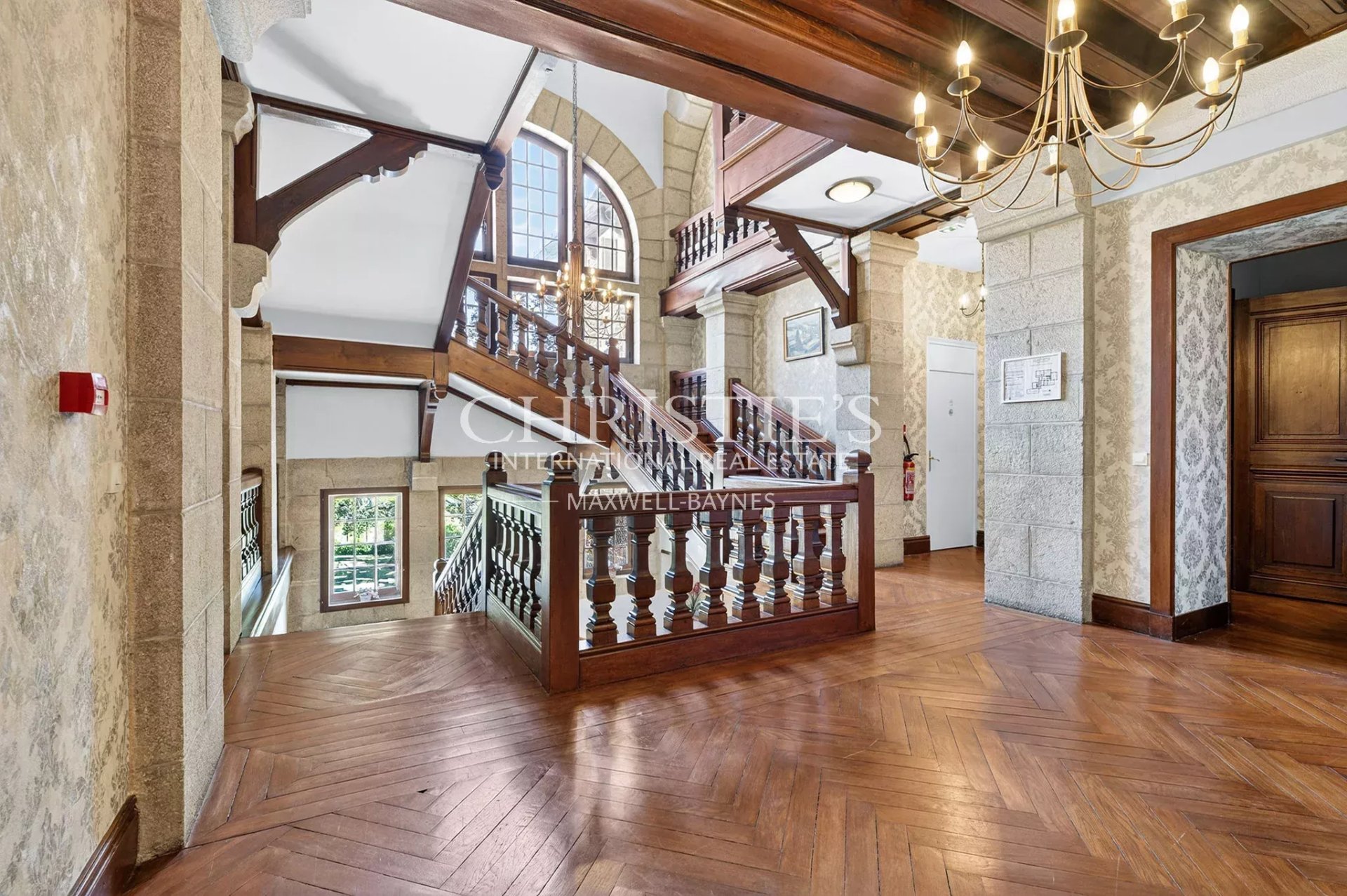 38 Bedroom Chateau's Image 40