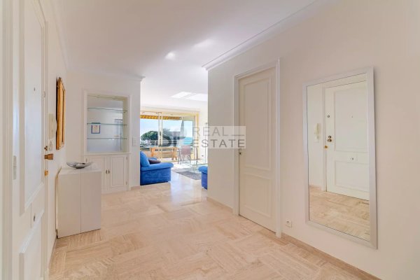 Apartment in Cannes — photo 3