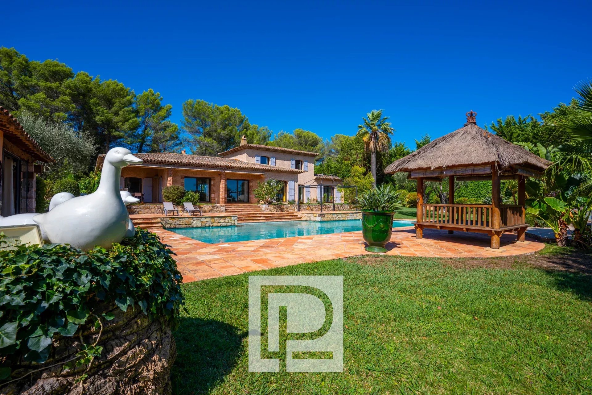 Vaste propriété de charme entre Mougins et Valbonne