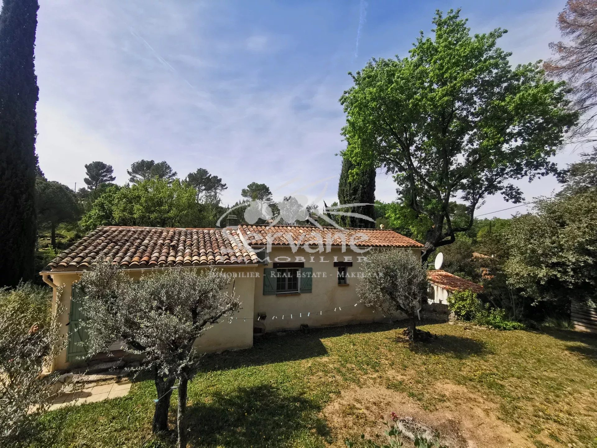 LORGUES PROVENCE FOR SALE COUNTRYSIDE HOUSE 4 BEDROOMS