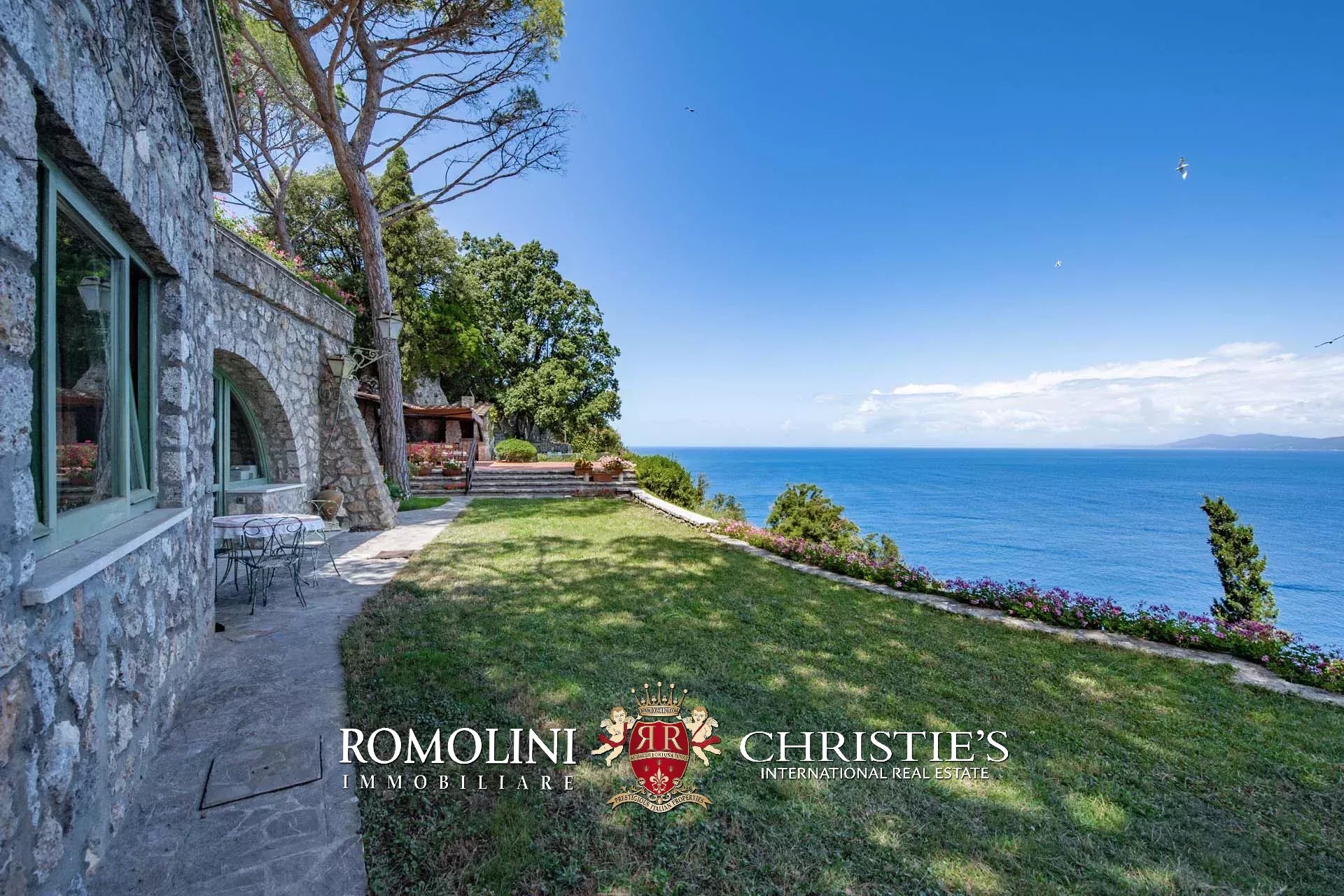 4 Bedroom Villa/Townhouse's Image 18