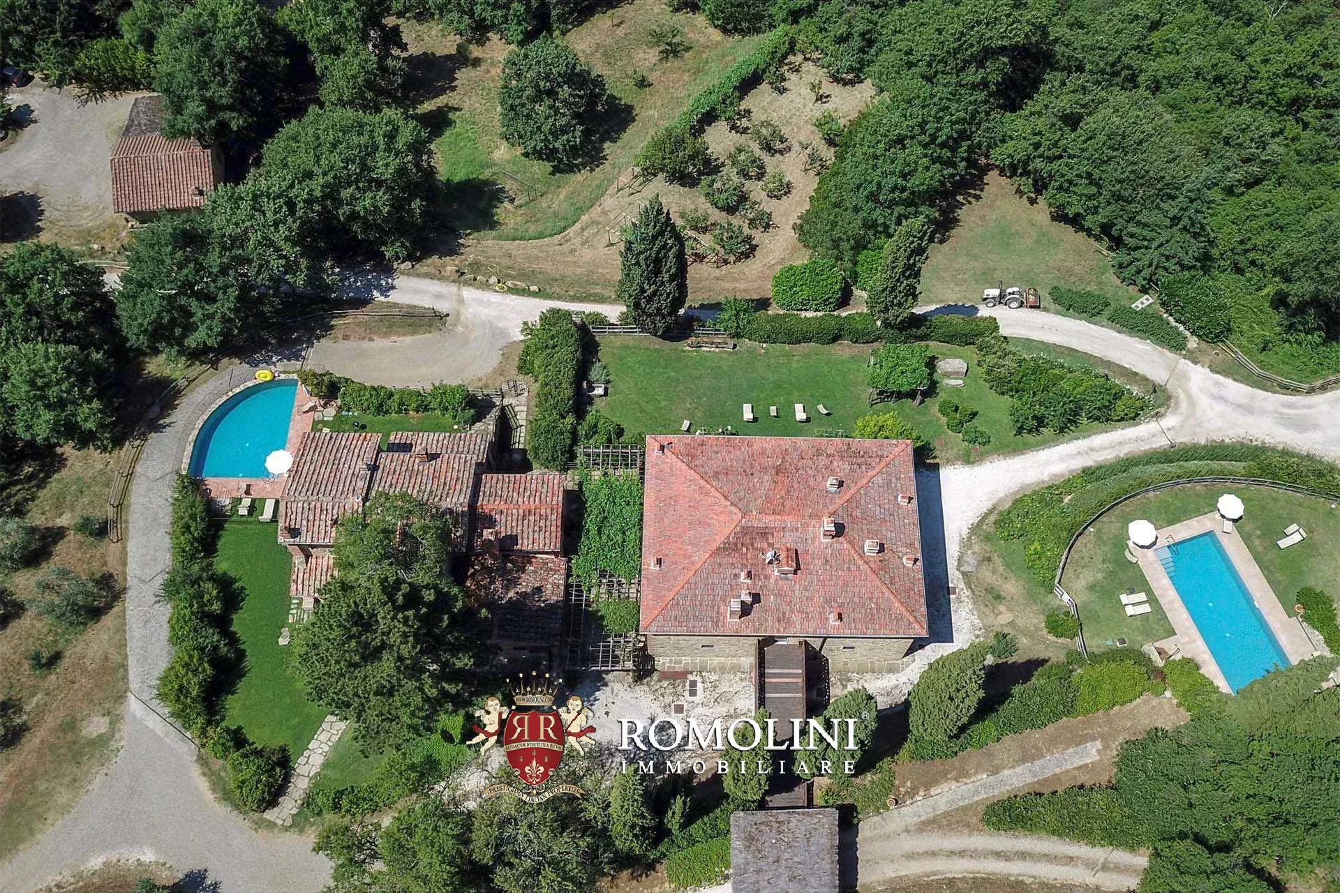 16 Bedroom Vineyard's Image 14