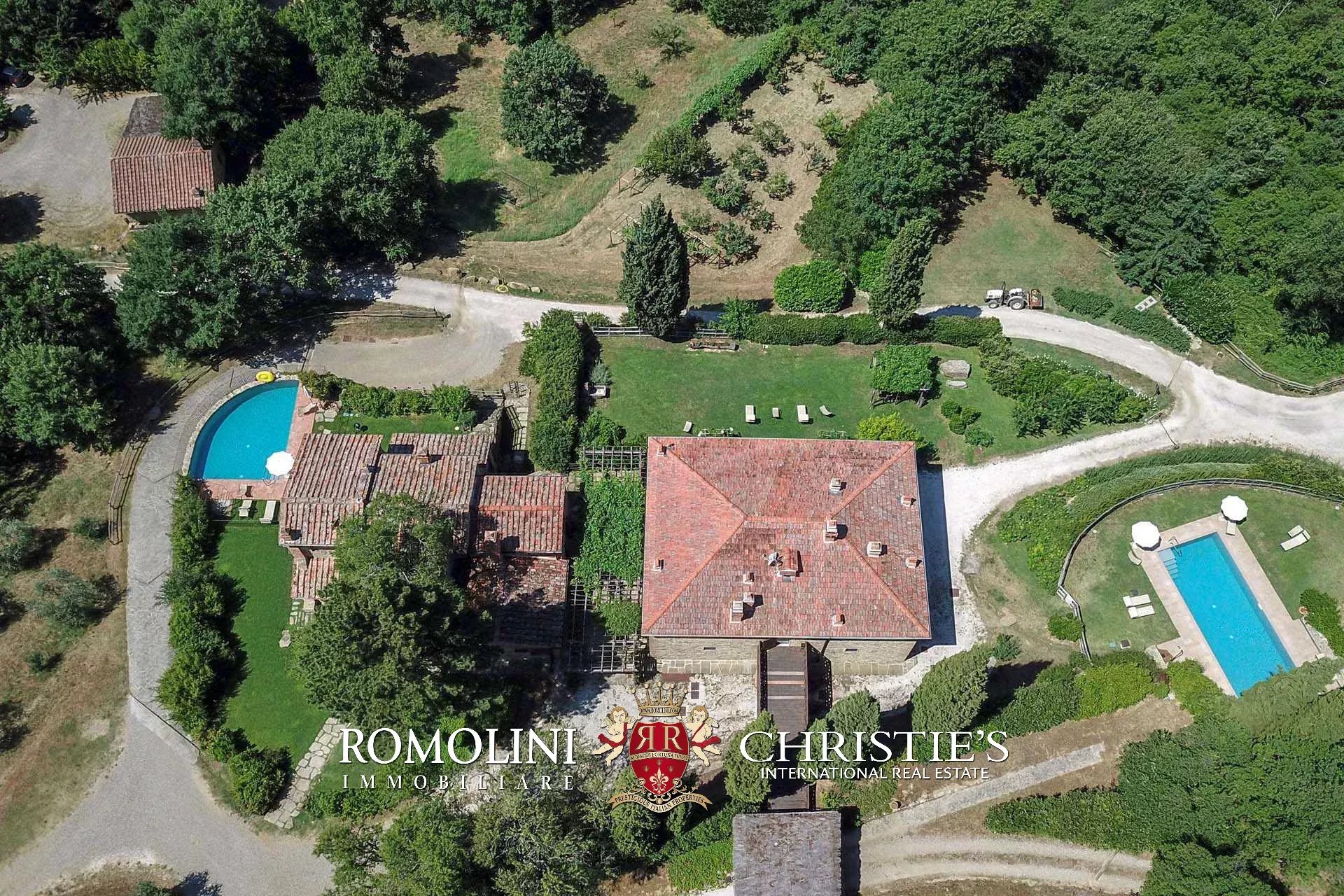 16 Bedroom Vineyard's Image 14
