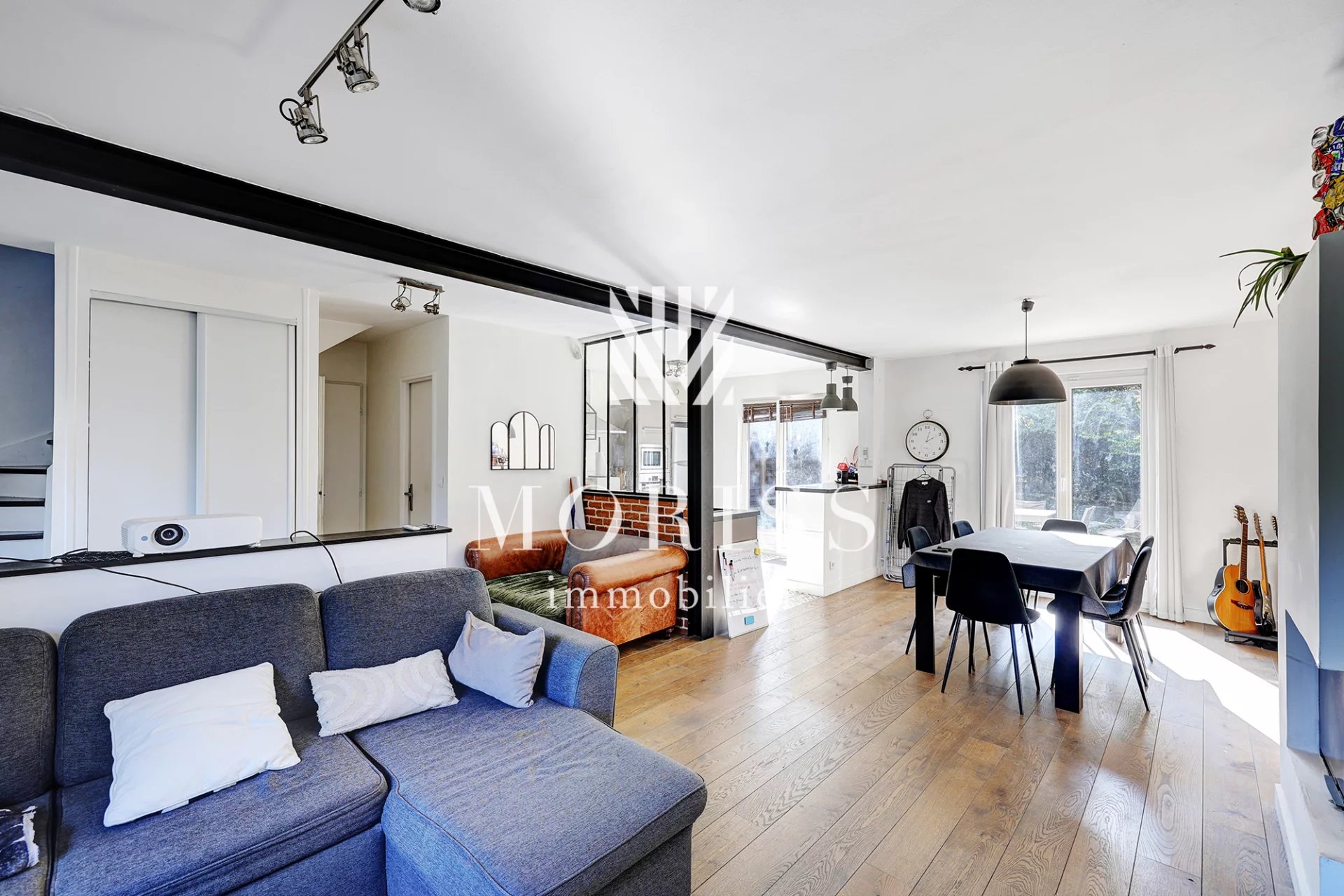 MAISON 6 PIECES DE 96 m2 AVEC 200 M2 DE JARDIN -  PARC DES BEAUM - Image Array