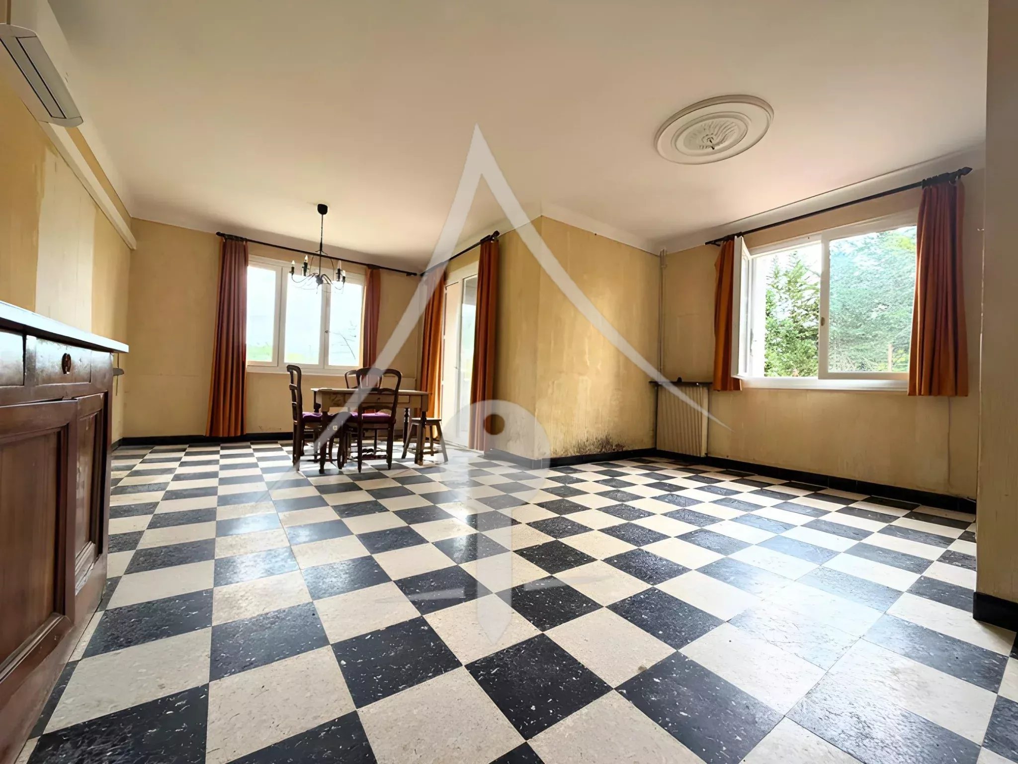 Maison familiale T5 de 130 m² avec triple garages à Saint-Sulpice-sur-Lèze