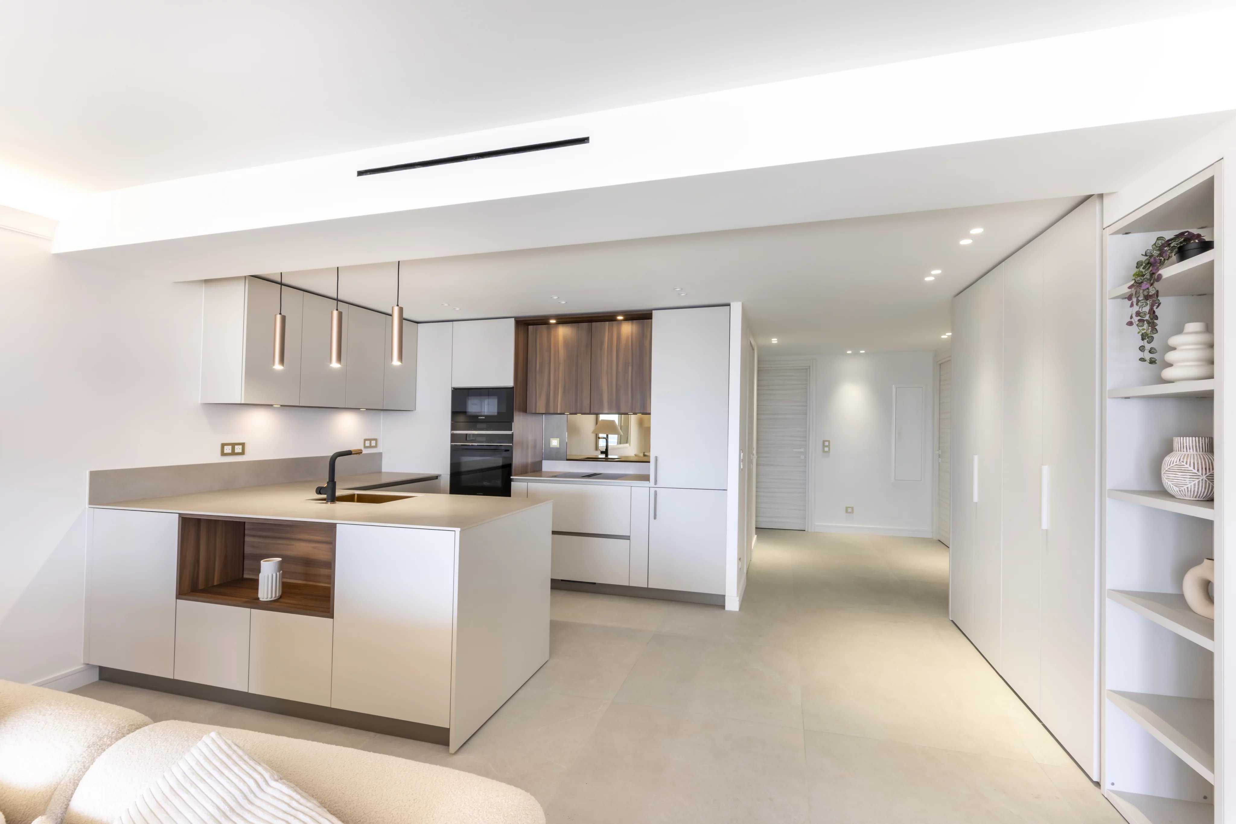 Image of Apartment - 2 Bedrooms for Sale in Alpes-Maritimes-Cannes-France, Image 4