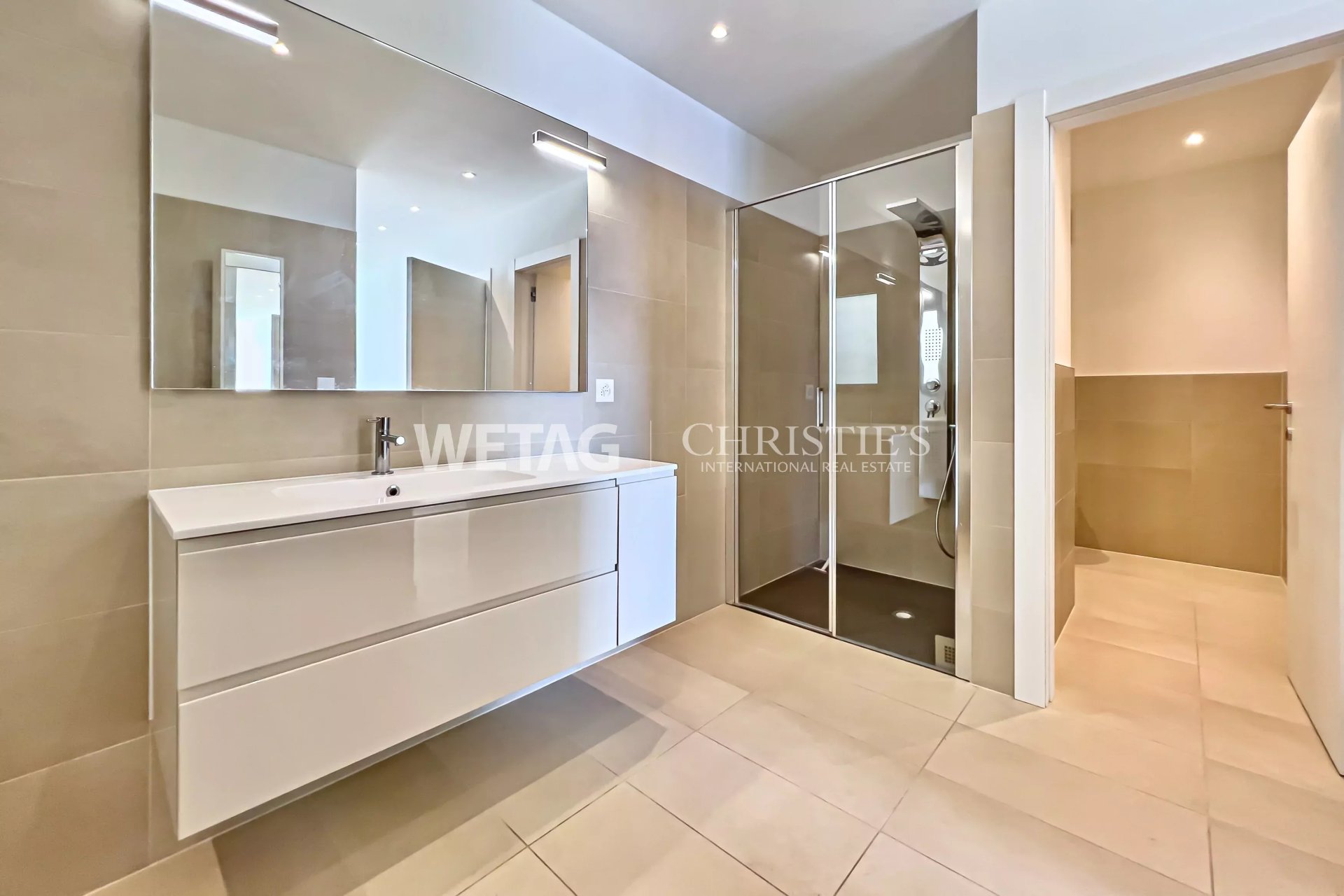 3 Bedroom Apartment/Flat's Image 5