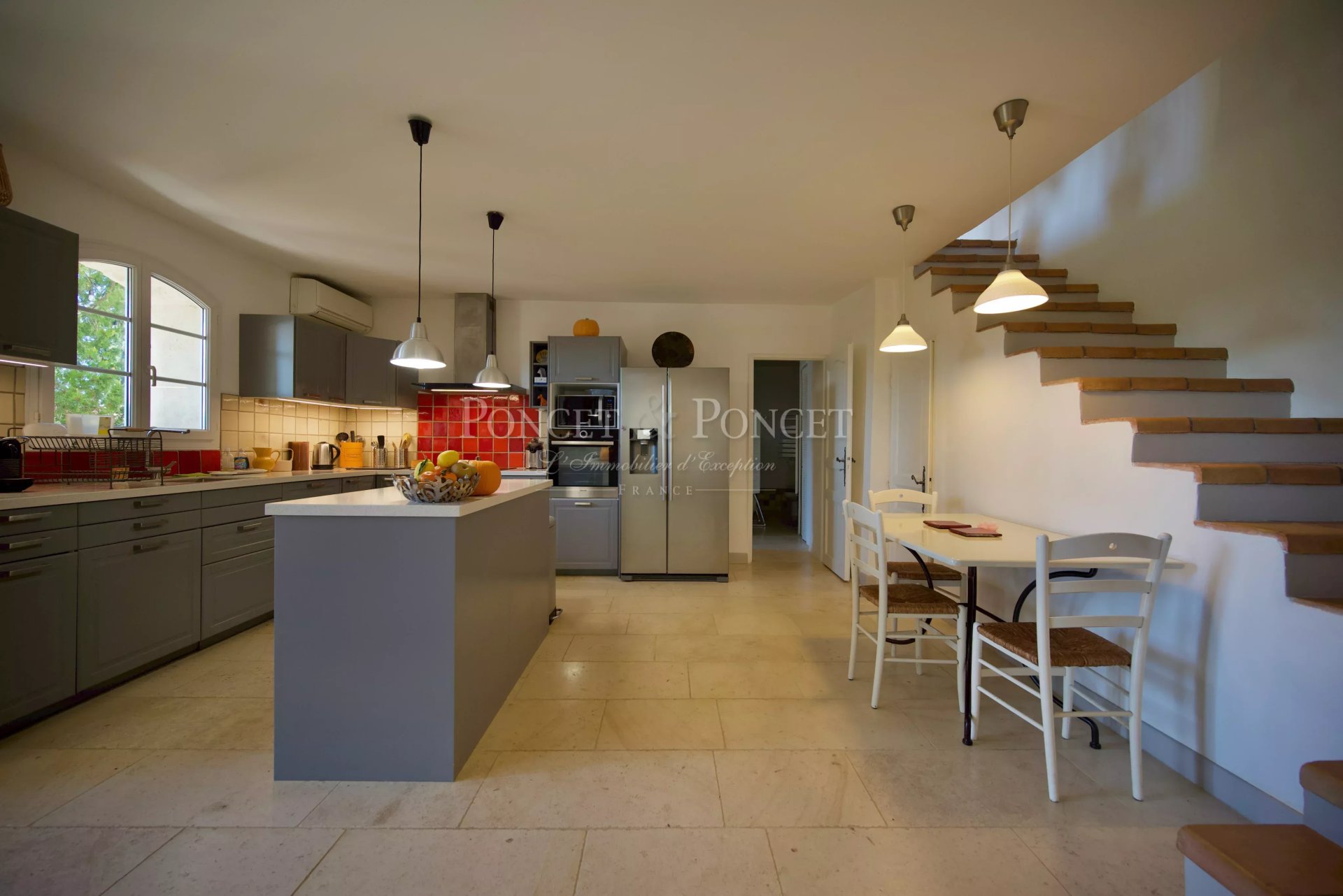 10 Bedroom Villa/Townhouse's Image 19