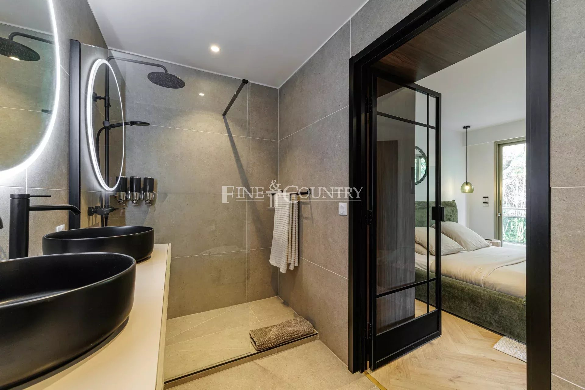 Photo of For Sale – 2-Bedroom Apartment – Cannes Montrose