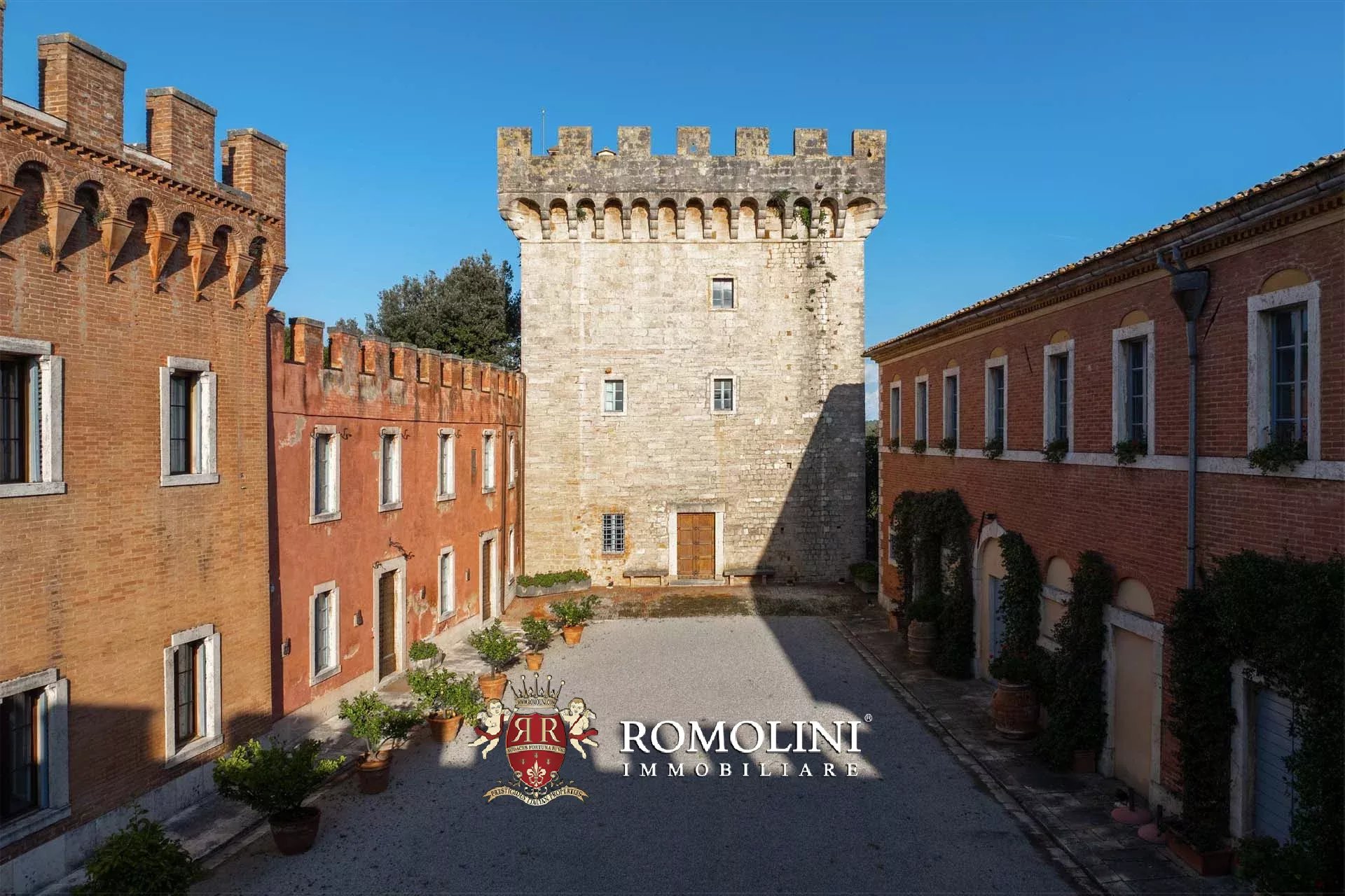 70 Bedroom Chateau's Image 12
