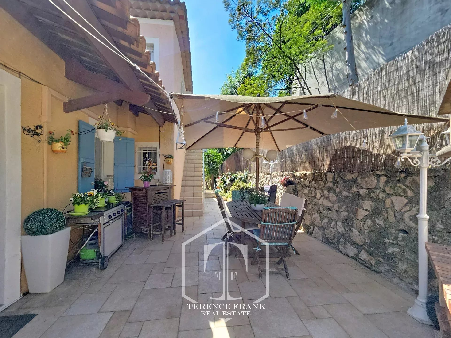 Agence immobilière de 