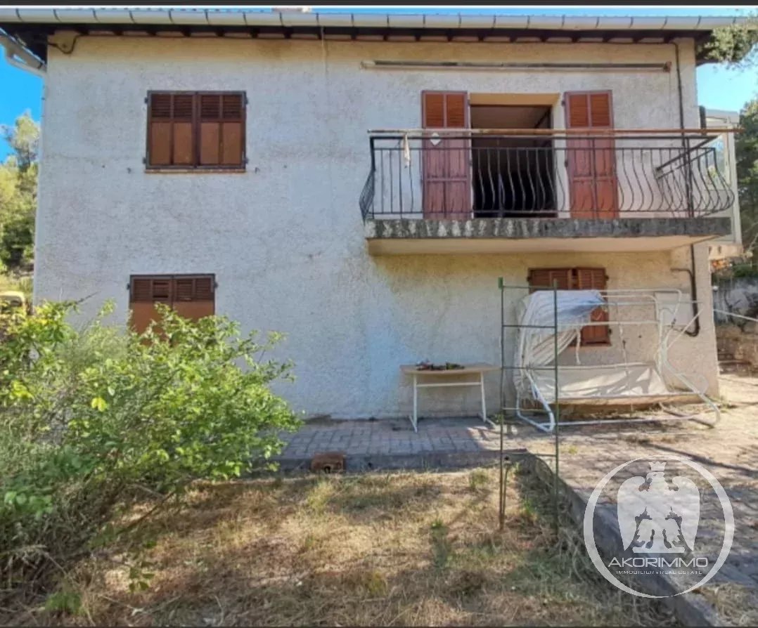 <span class='fw-semibold text-nowrap'>Casa</span>  - <span class='text-nowrap'>120.0 m²</span> - <span class='text-nowrap'> <span class='fw-semibold'>299.000 €</span></span> - 