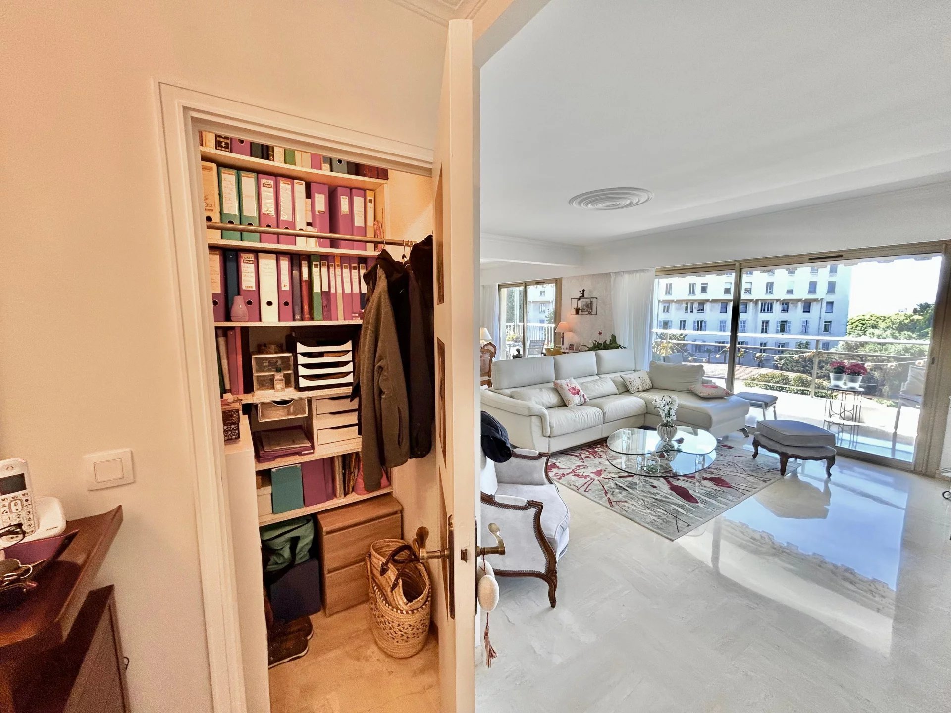 Montrose – Top floor with terrace, bright 4-room apartment with double garage