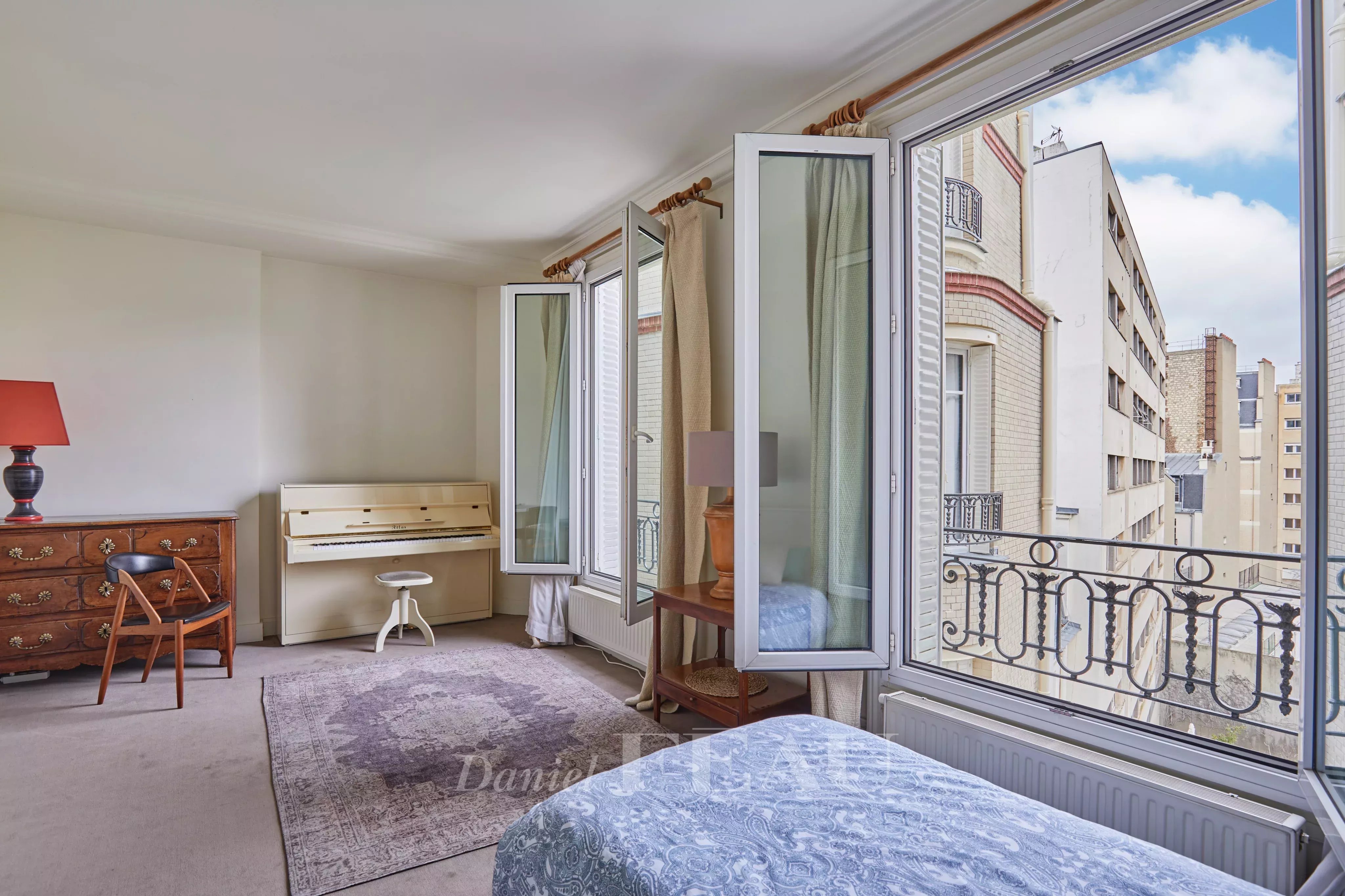 Sale Apartment Paris 7th