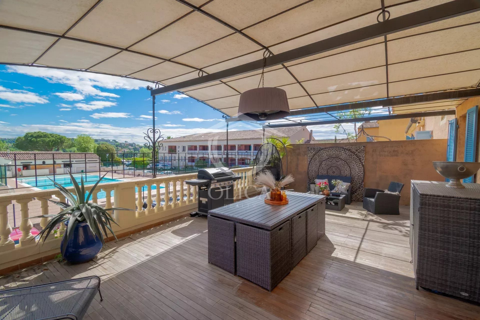 Agence immobilière de 