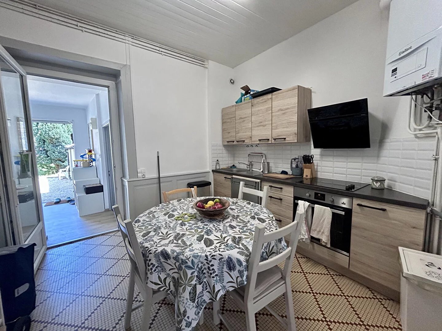A LOUER - DOL DE BRETAGNE - MAISON - T4 BIS - 81 m² - DEUX CHAMBRES - UN BUREAU - JARDIN - DEPENDANCES