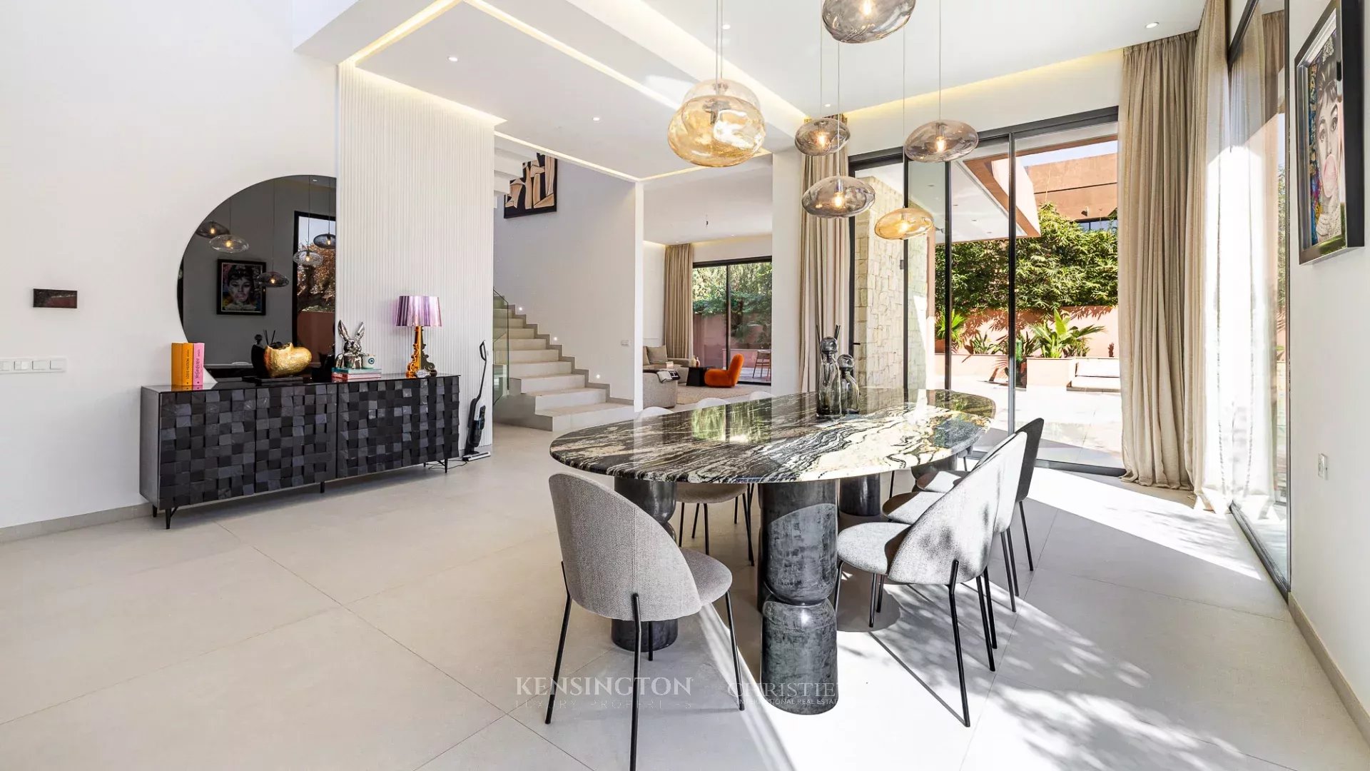 5 Bedroom Villa/Townhouse's Image 3