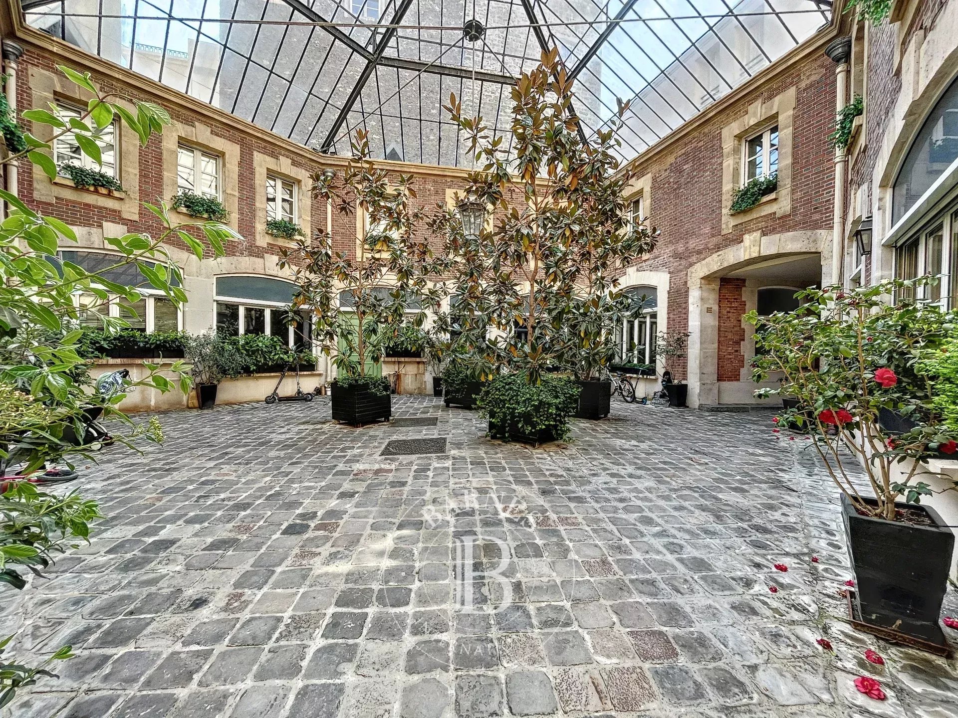 Daire Paris 8ème - picture 14