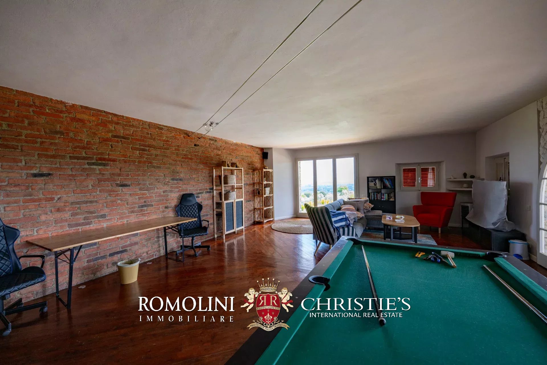 6 Bedroom Villa/Townhouse's Image 37
