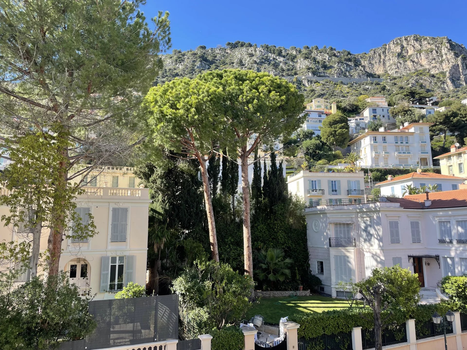 BEAULIEU SUR MER STUDIO À RÉNOVER - VUE DÉGAGÉE