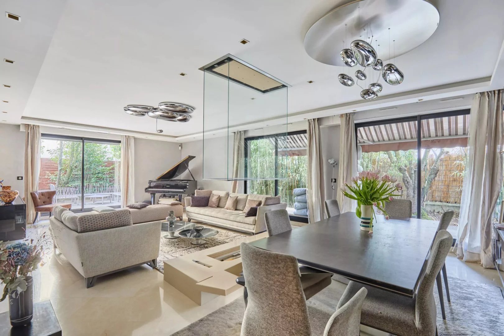 Agence immobilière de 