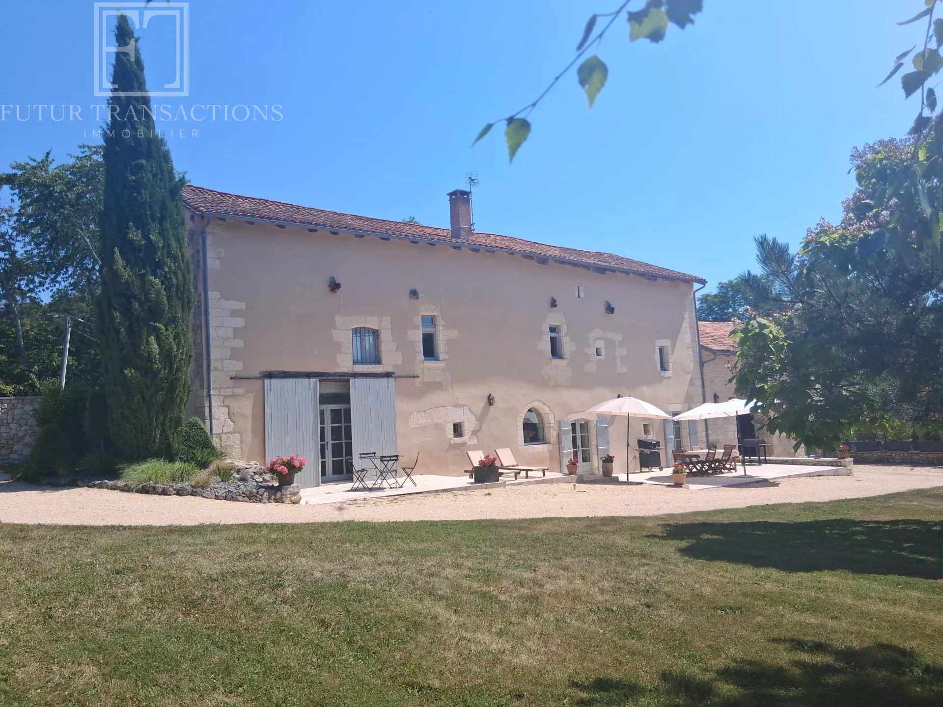 Maison forte du XIIIème siècle rénovée