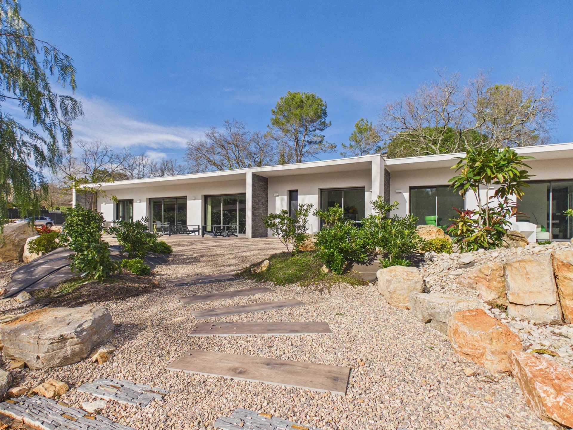 MODERN SINGLE-STOREY VILLA - FAYENCE