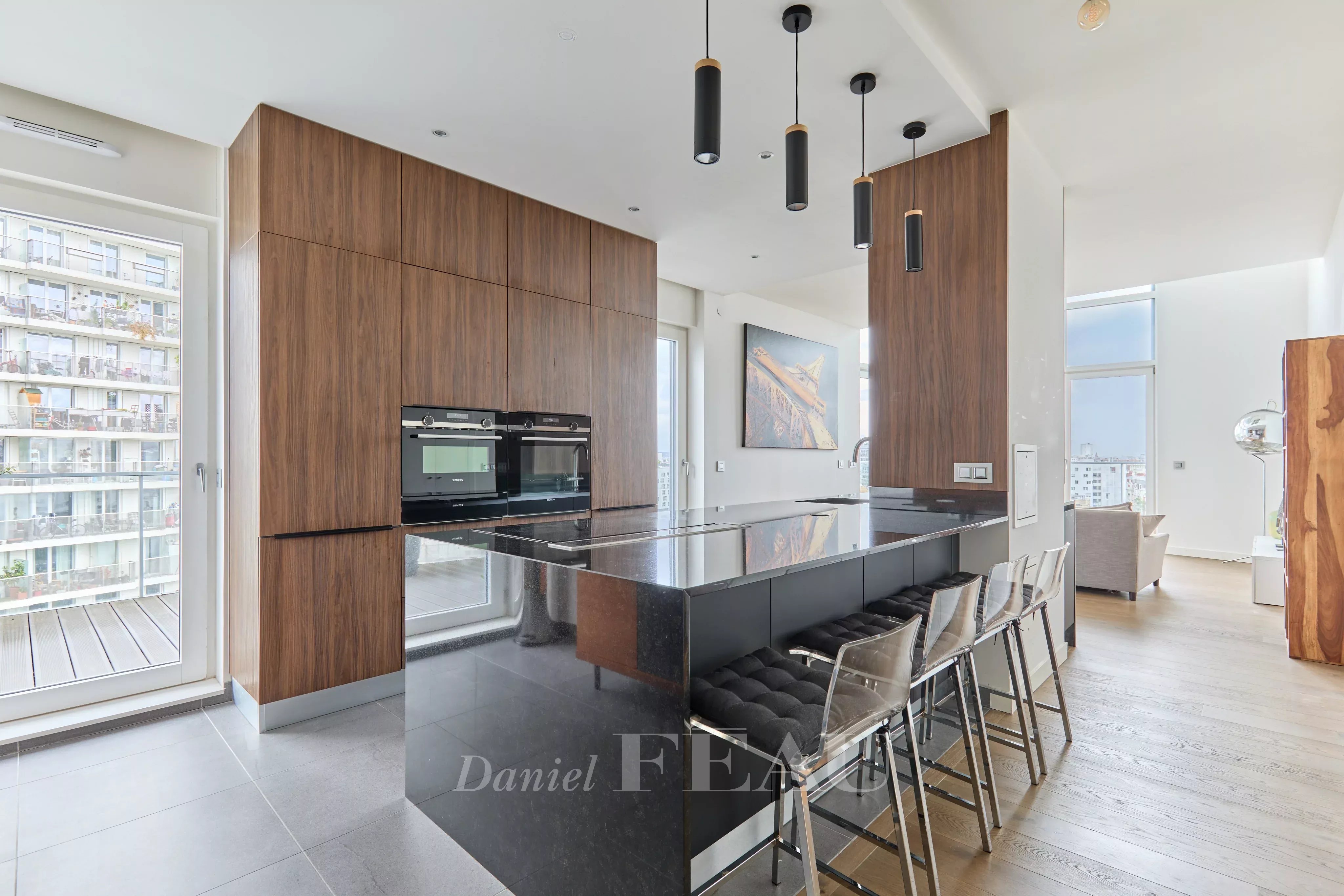 Sale Apartment Paris 17th