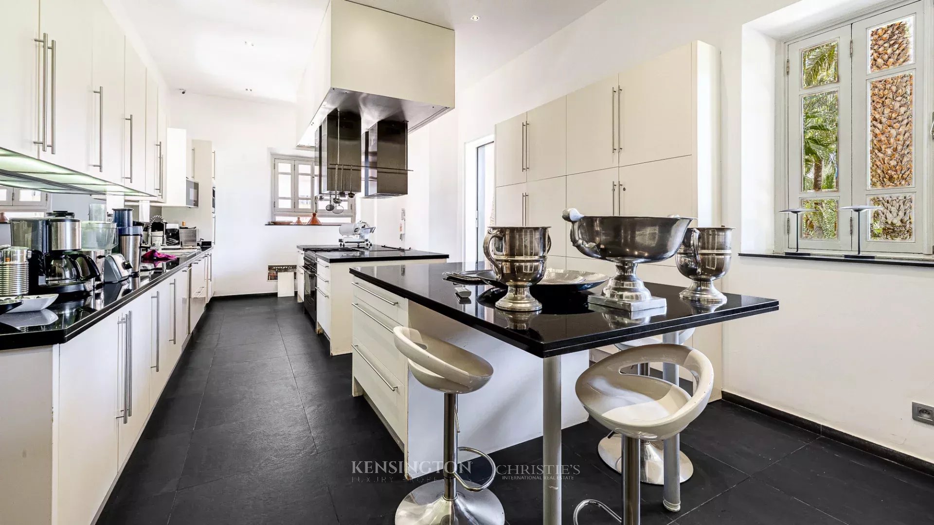 6 Bedroom Villa/Townhouse's Image 63