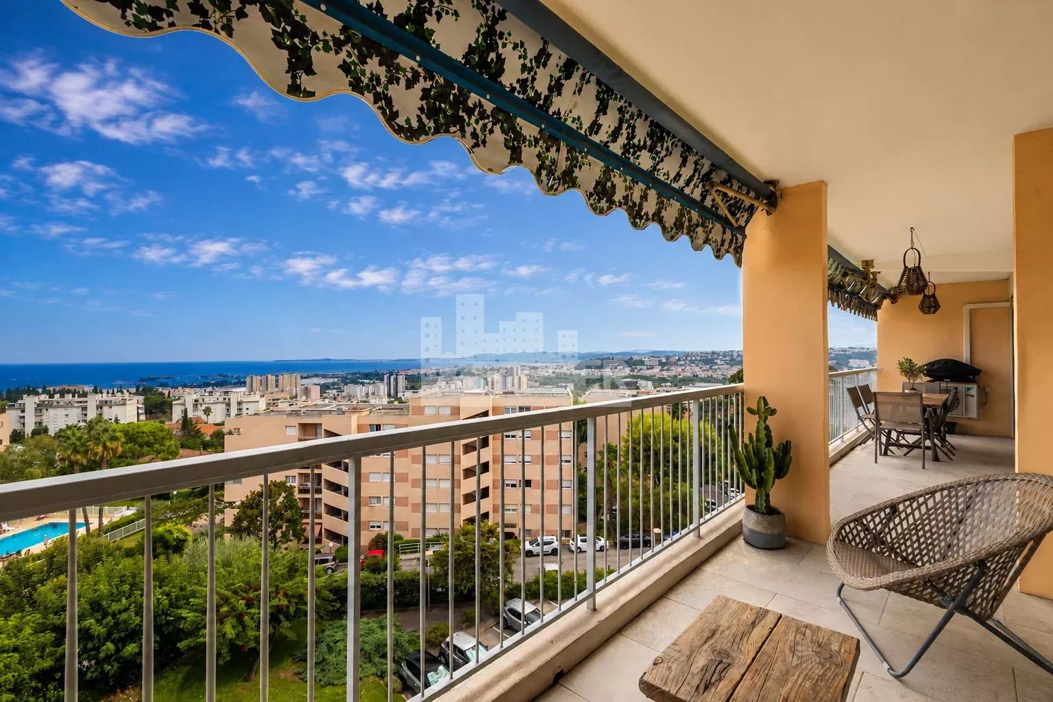 Agence immobilière de 