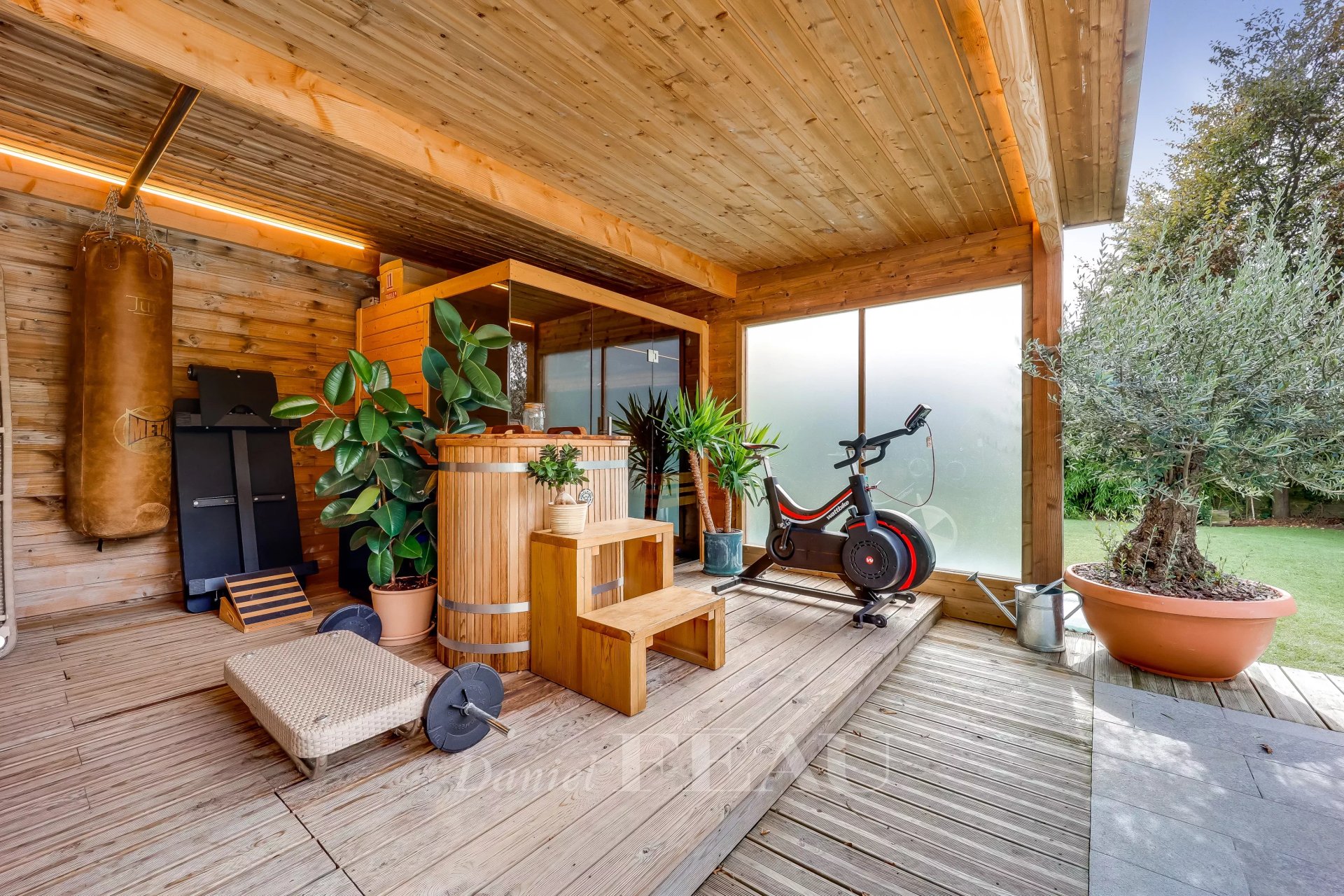 5 Bedroom Villa/Townhouse's Image 6