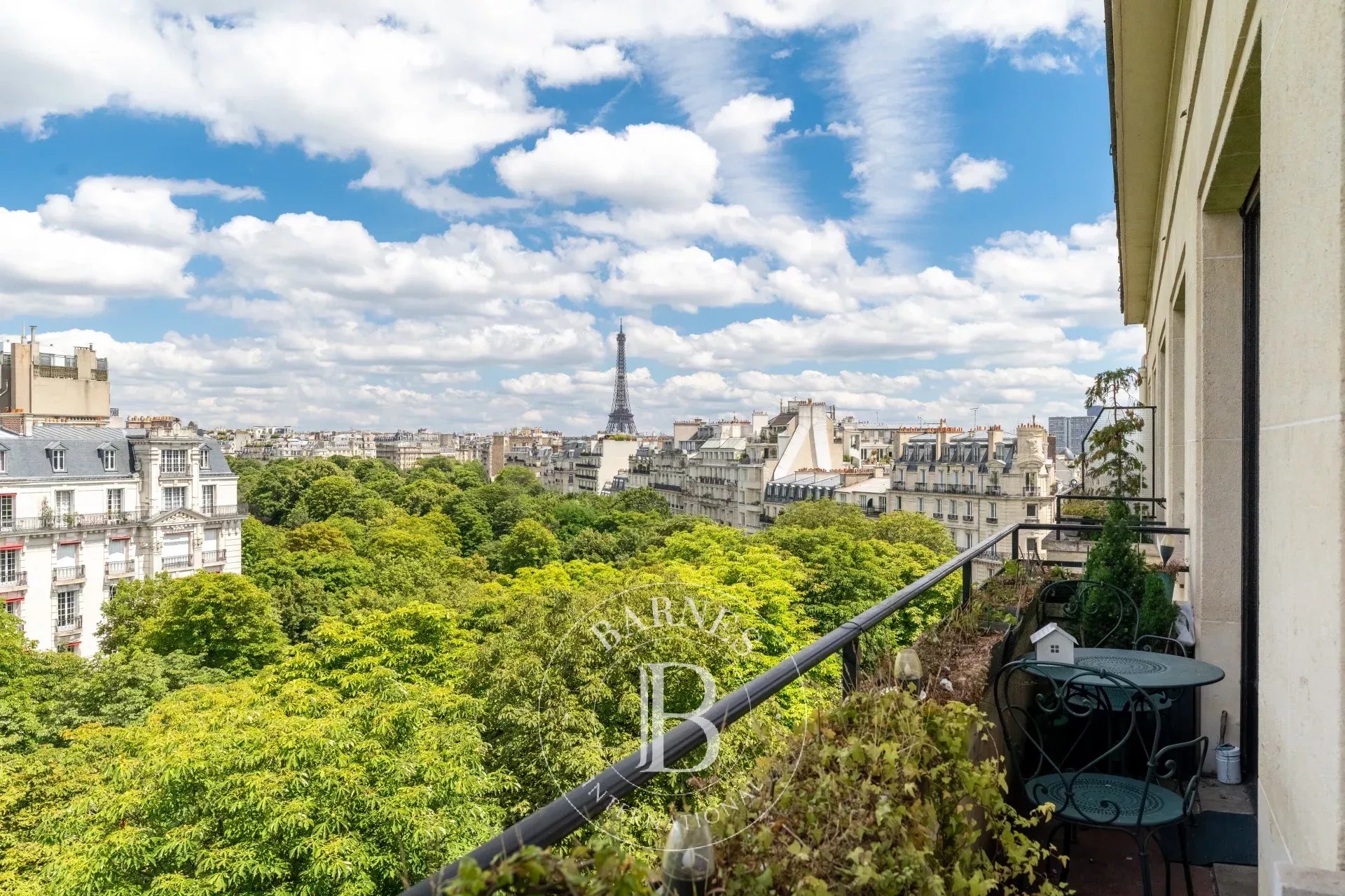 Paris 16 - Muette - Exceptional view - Family apartment to renovate - Balconies - picture 12