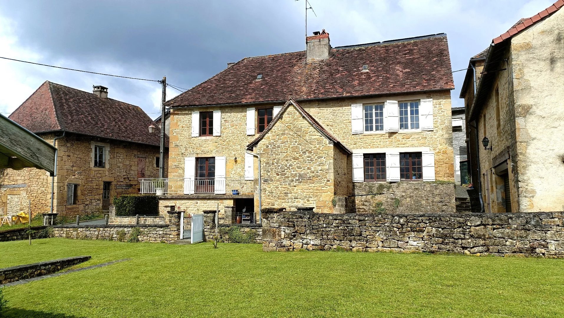 Charmante Maison Périgourdine au coeur d'un village en Périgord Vert