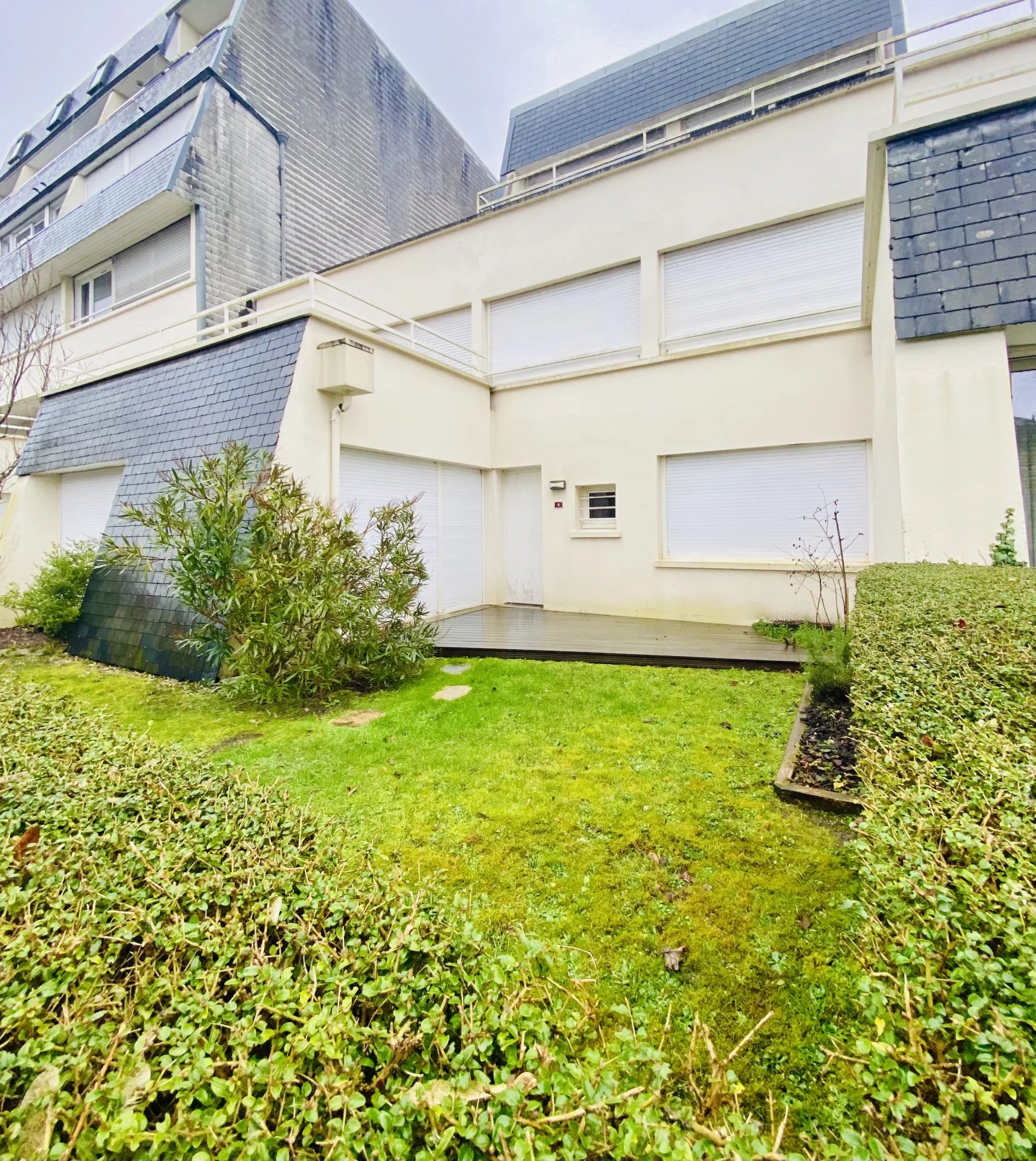 A VENDRE DUPLEX AVEC JARDIN