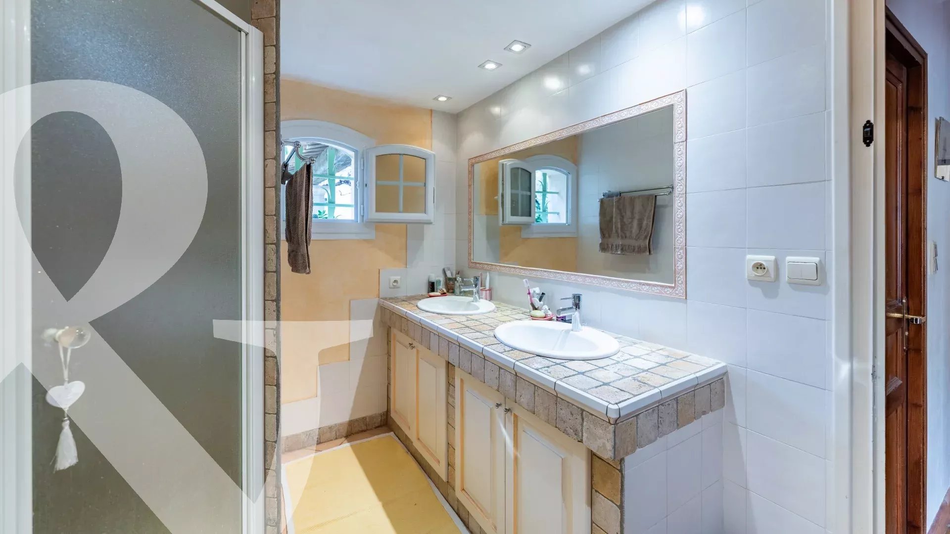 MAISON TYPIQUEMENT PROVENCALE