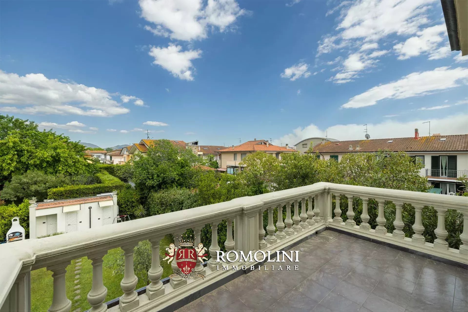 6 Bedroom Villa/Townhouse's Image 48