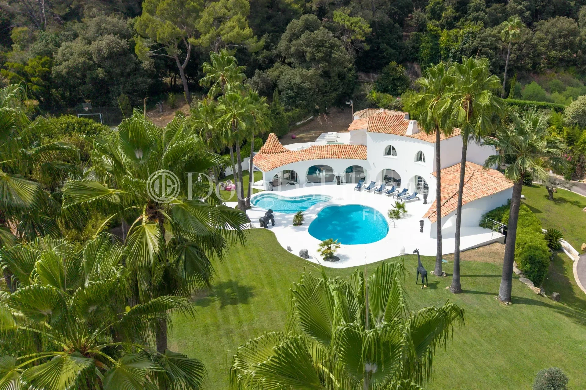 MOUGINS – Villa Jacques Couëlle au Parc de Mougins - Image nᵒ2