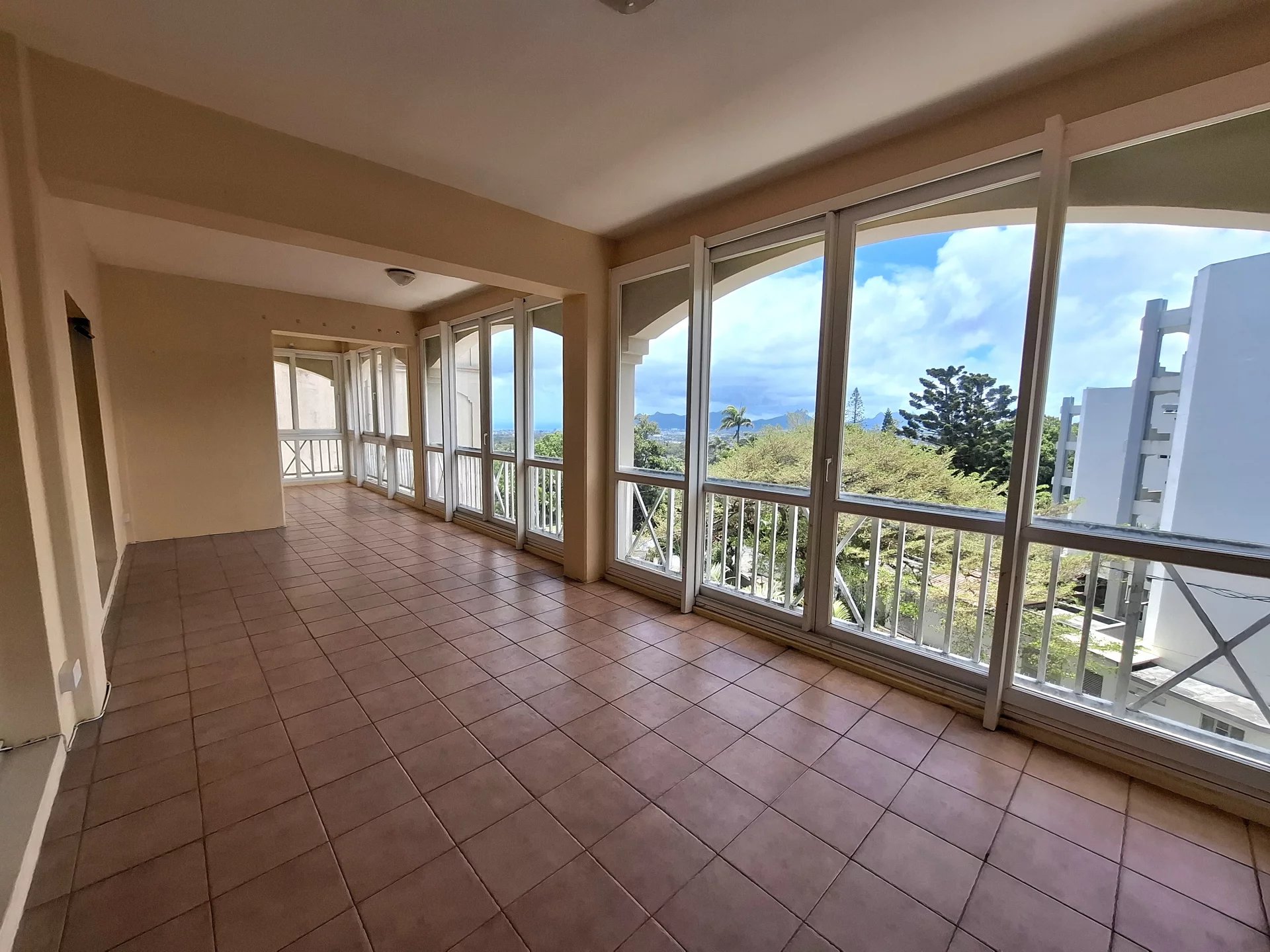 Appartement Floréal - picture 1