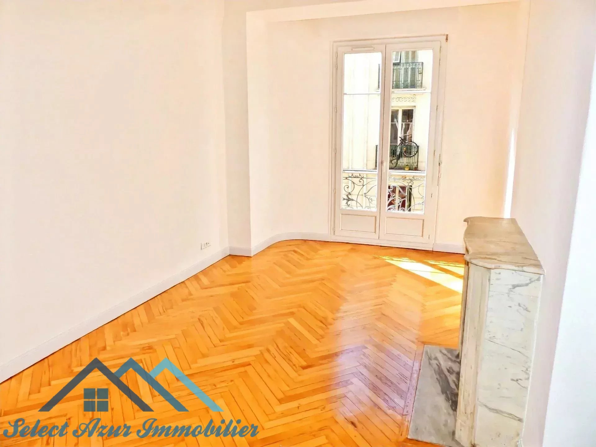 Nice-Rue de France-3Pieces