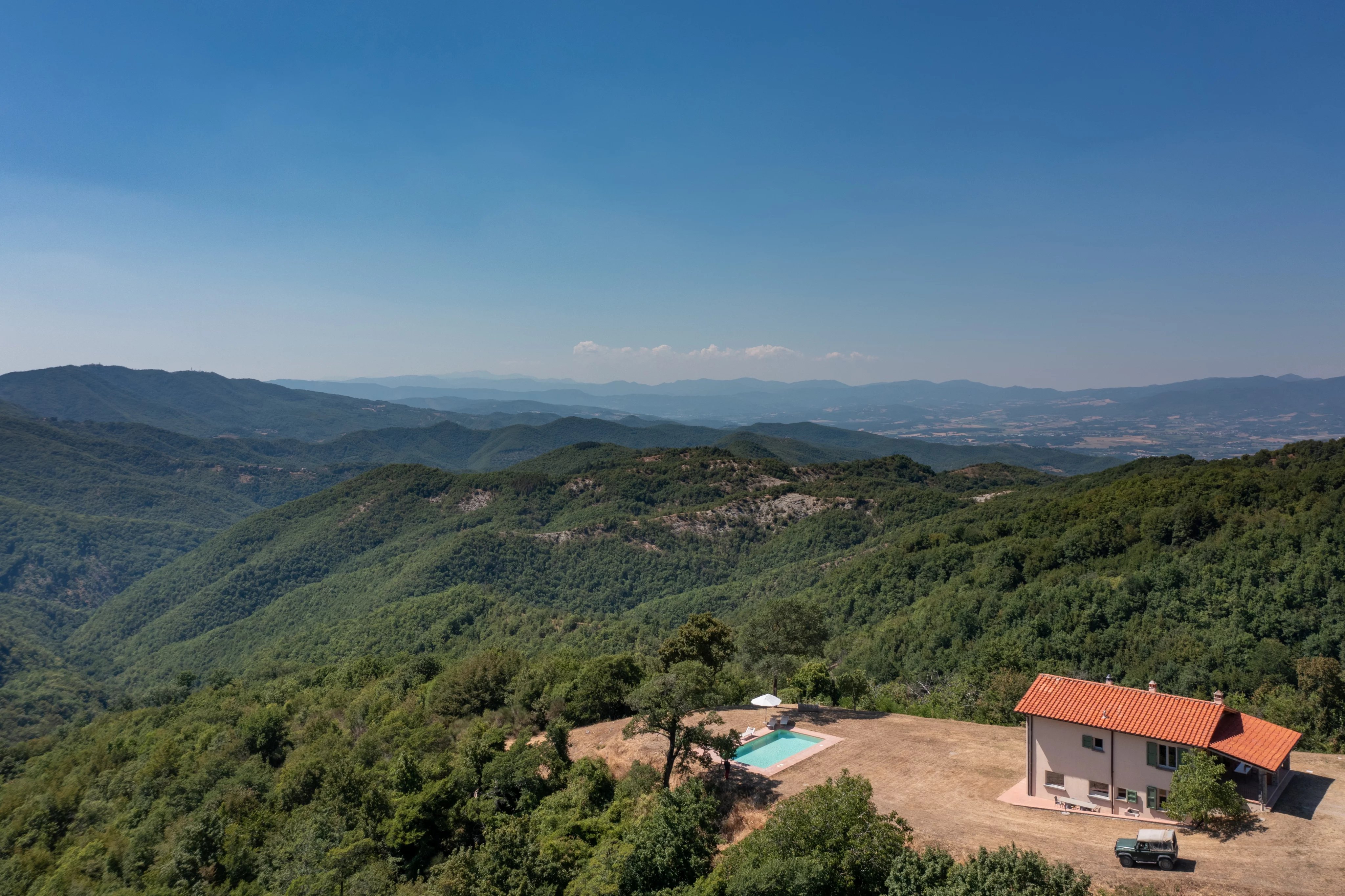 Prestigious estate with villas and private reserve in the heart of Mugello