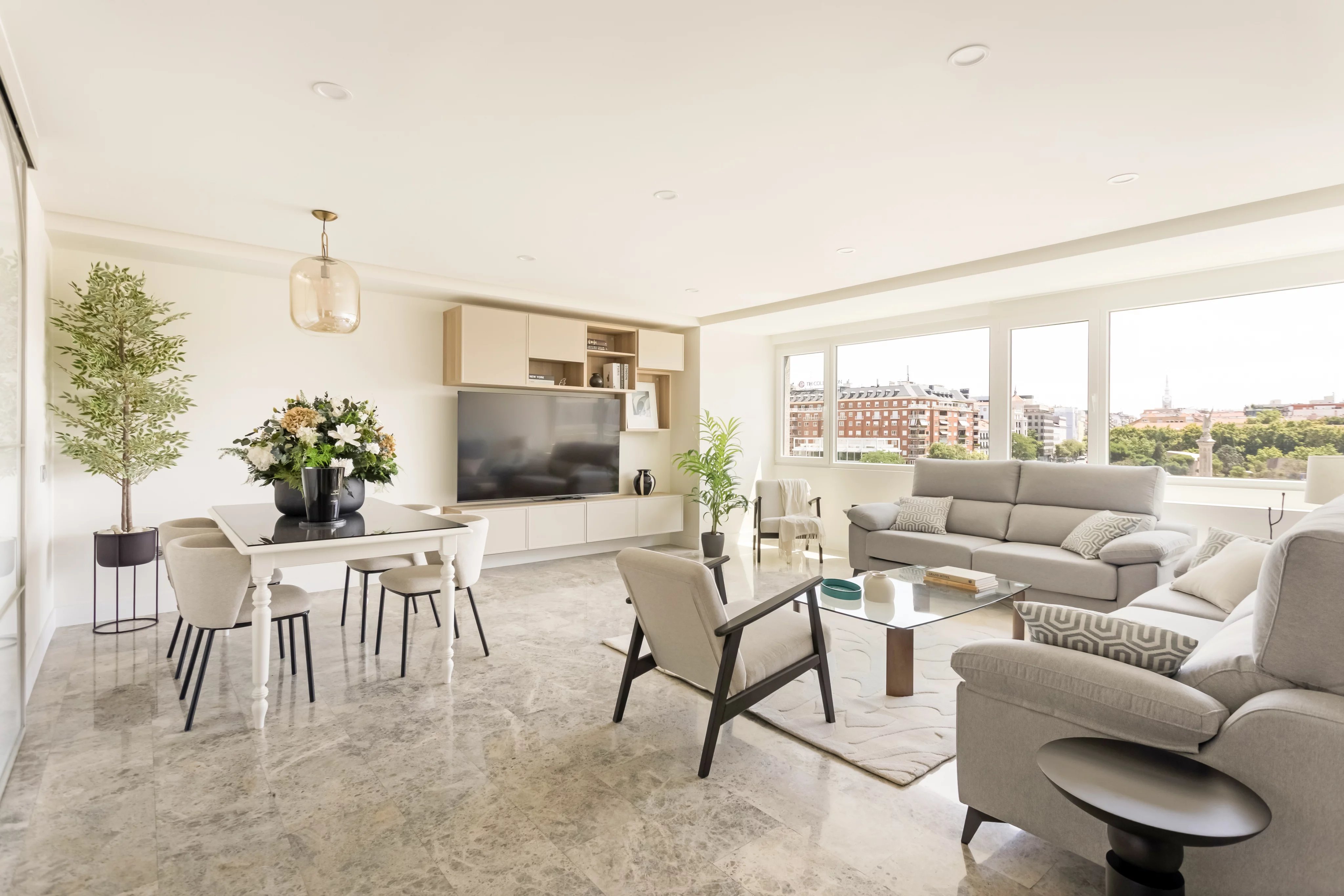 Furnished apartment with Views of Colón Square
