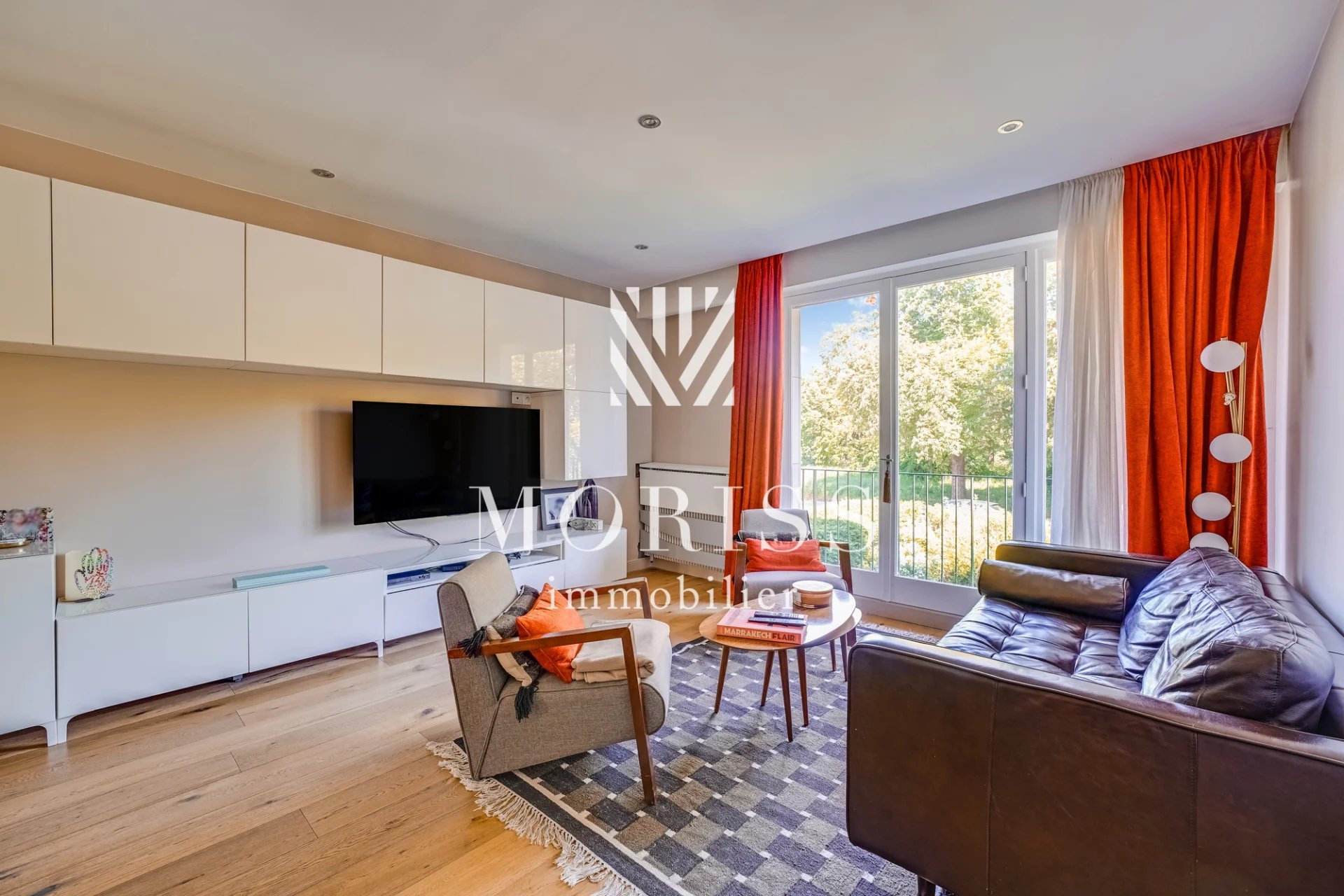 Charenton-Le-Pont Appartement de 3 pièces + 10 m2 de balcon - Image Array