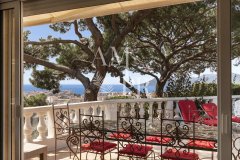 Quiet family villa with sea view in Cannes — photo 1 of 7