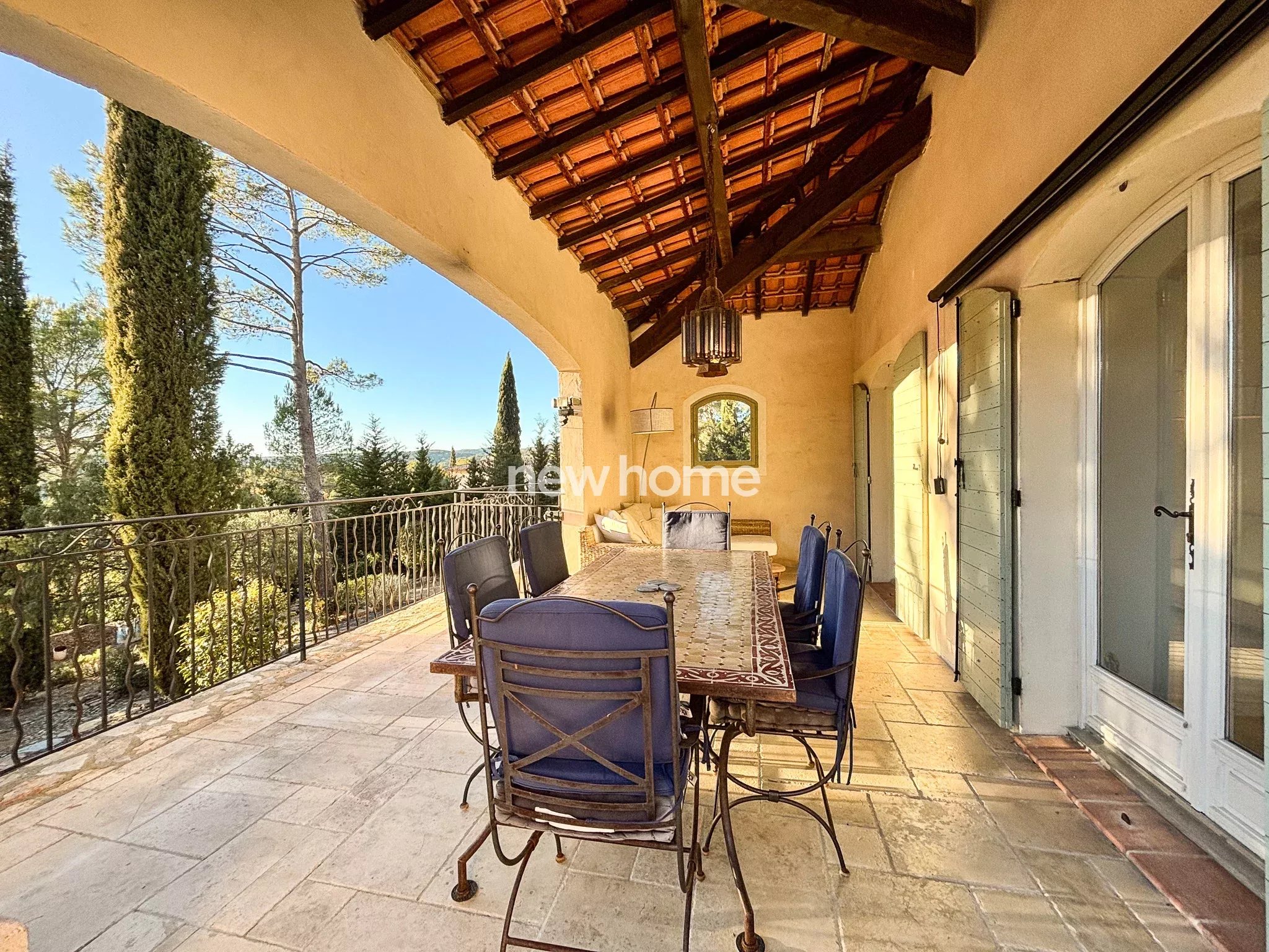 Bastide provençale de 160 m² sur un terrain d'un hectare avec vue dégagée!