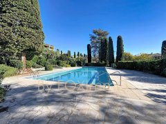 Vence south, sea view apartment 5 rooms, new condition, terrace, private parking, swimming pool — photo 1 of 2