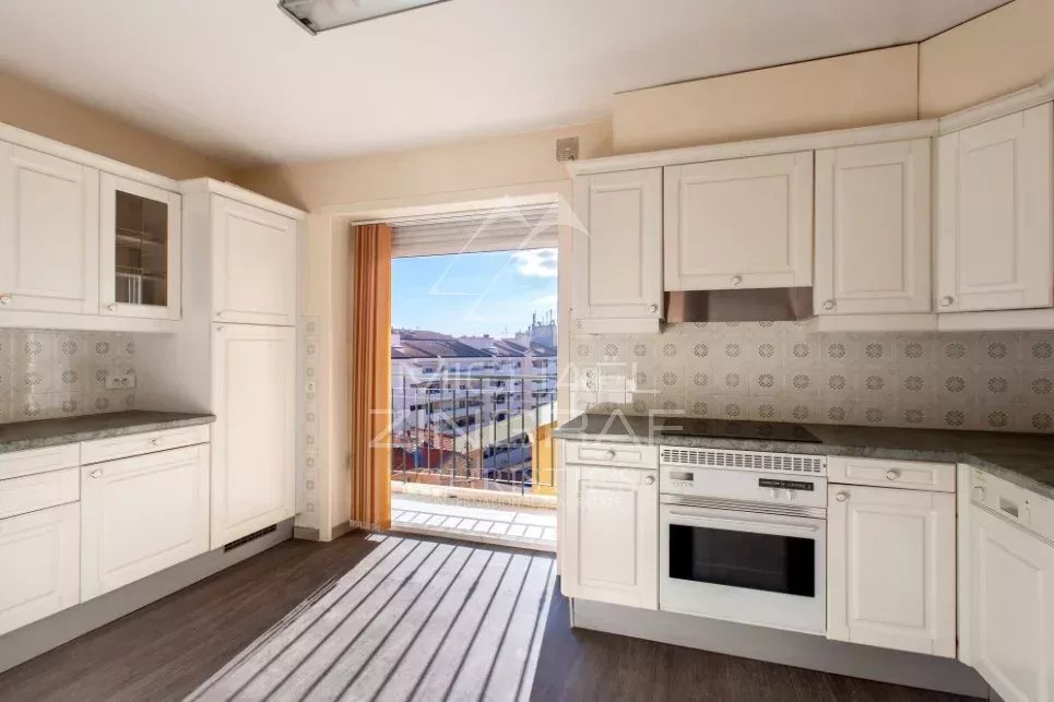 2 Bedroom Apartment/Flat's Image 3