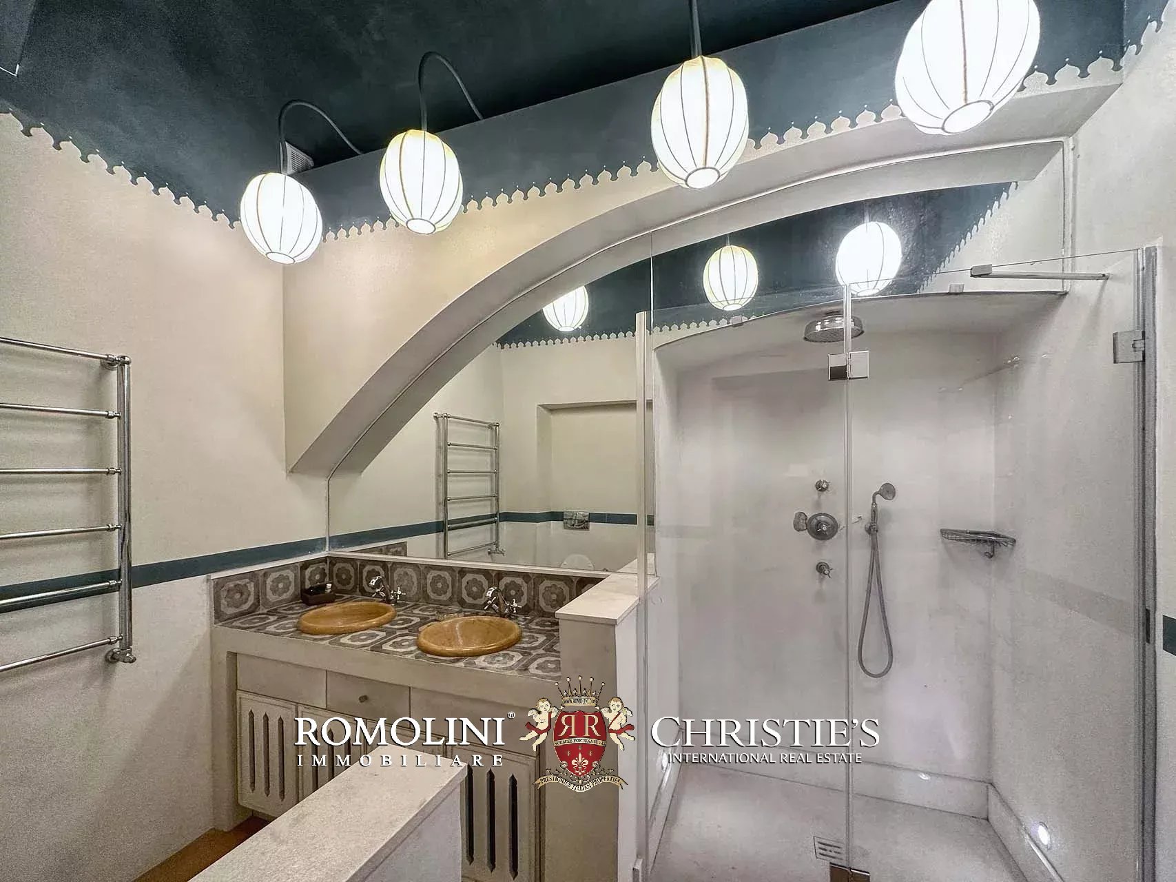15 Bedroom Villa/Townhouse's Image 21