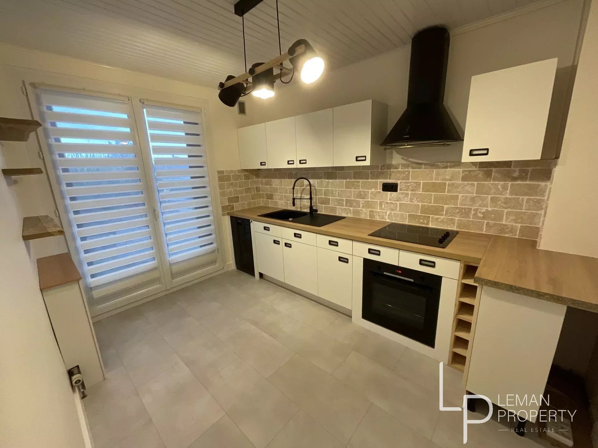  de  m2 comprenant  pièces