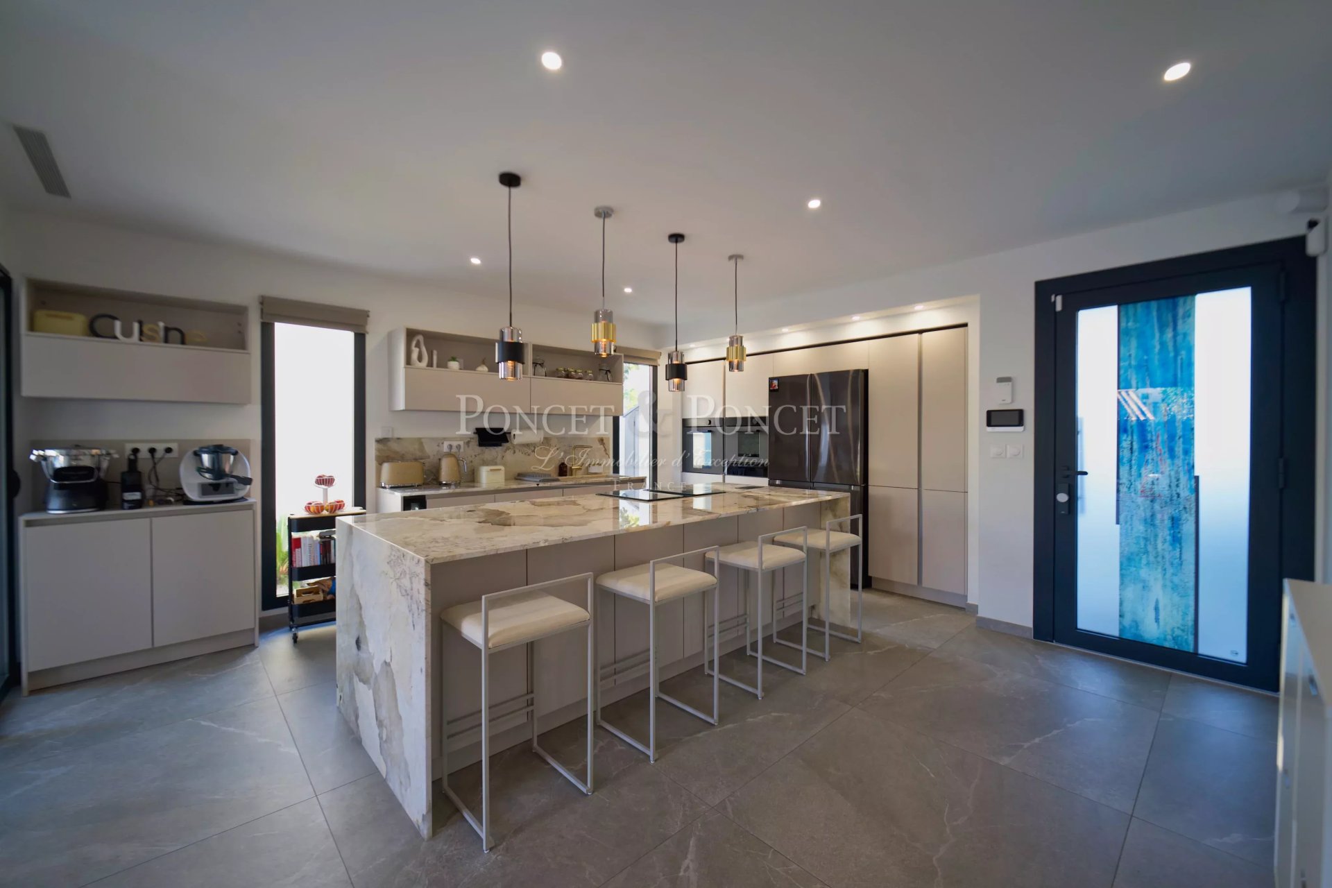 5 Bedroom Villa/Townhouse's Image 10