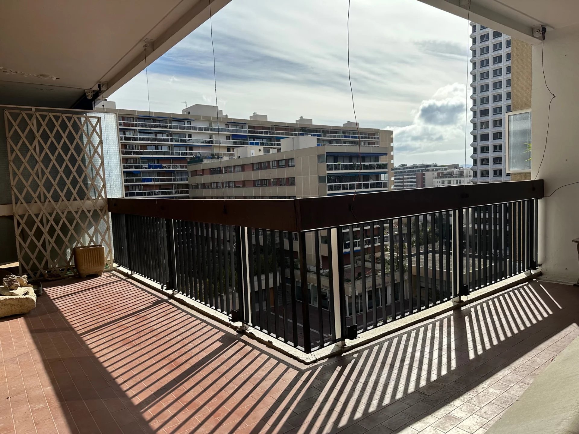 Confortable T5 avec terrasse de 16m2 au coeur de Lodi / Castellane